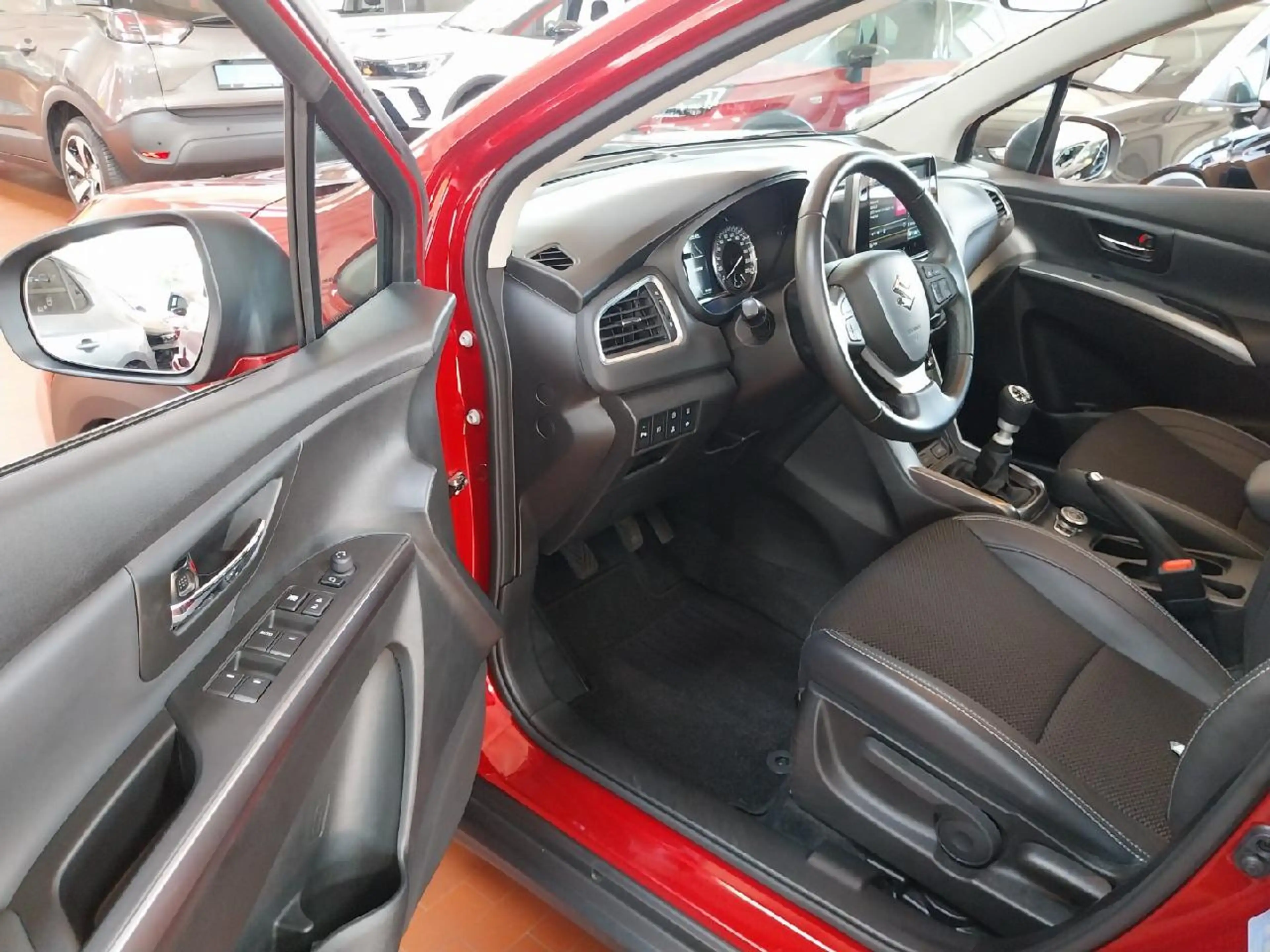 Suzuki S-Cross Comfort+ AllGrip 4x4 Pano 360° Keyless — photo 13