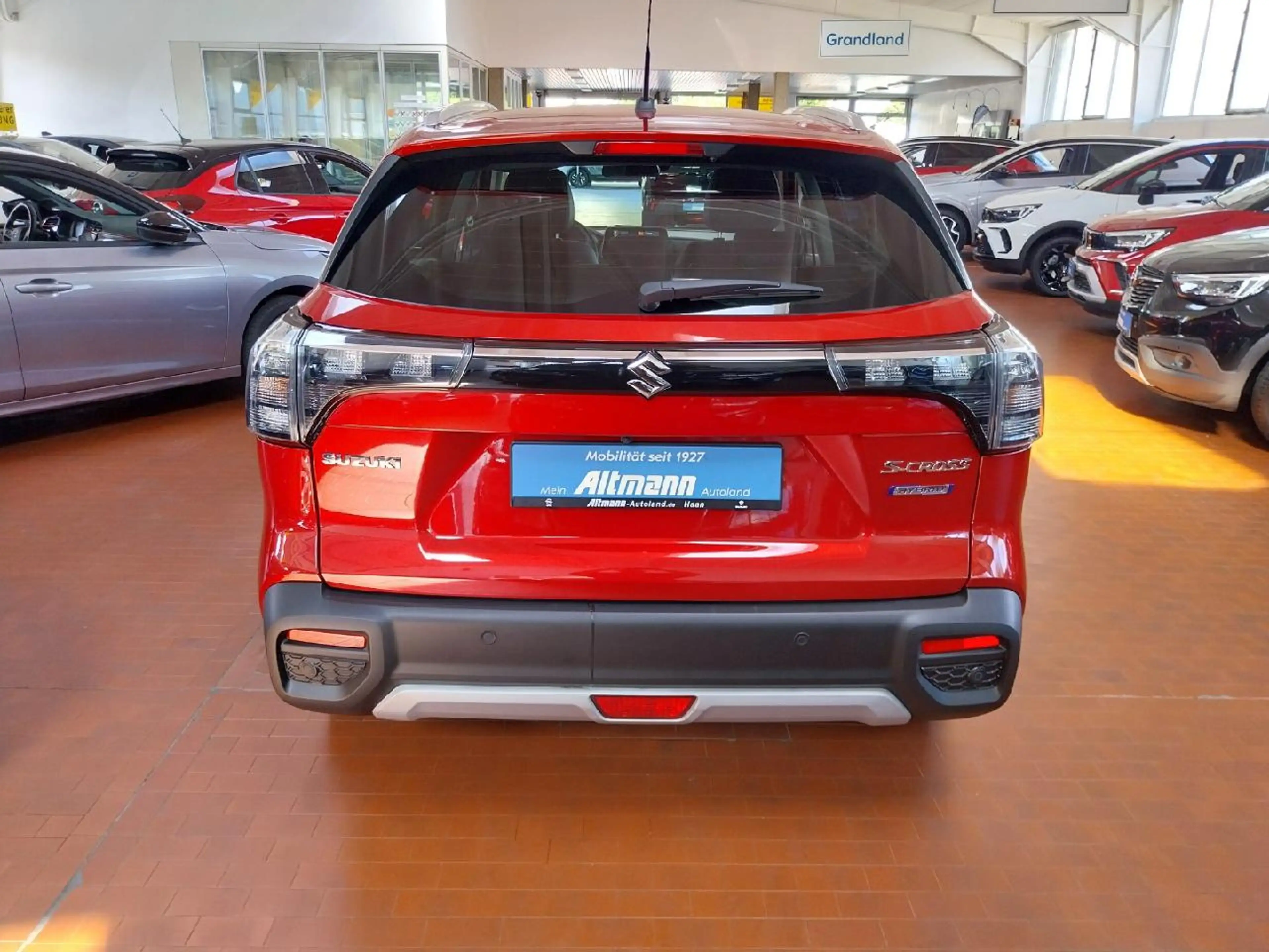 Suzuki S-Cross Comfort+ AllGrip 4x4 Pano 360° Keyless — photo 7
