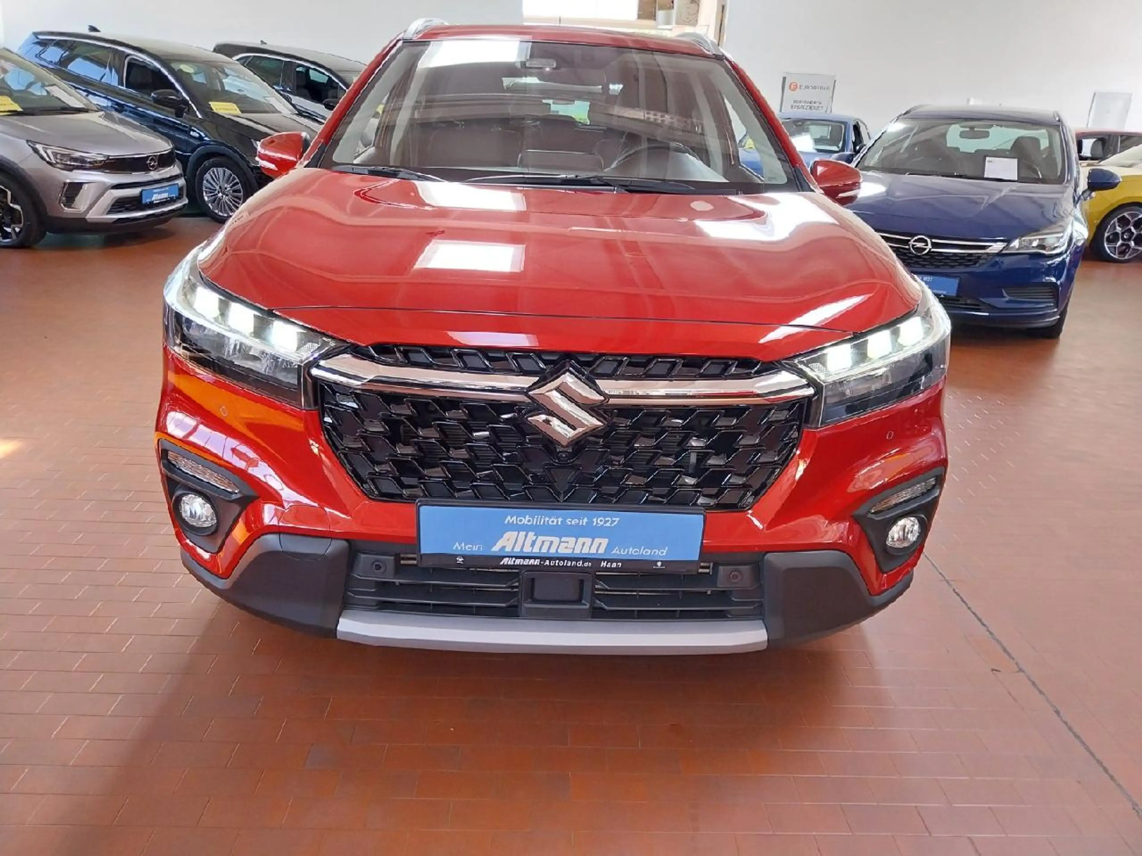 Suzuki S-Cross Comfort+ AllGrip 4x4 Pano 360° Keyless — photo 2