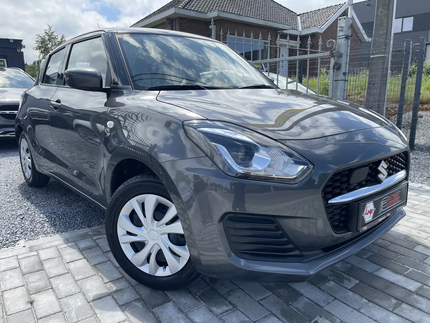 Suzuki Swift 1.2i SHVS GL🔝35.277 km🔝Gar 05/2030 Gris - 2