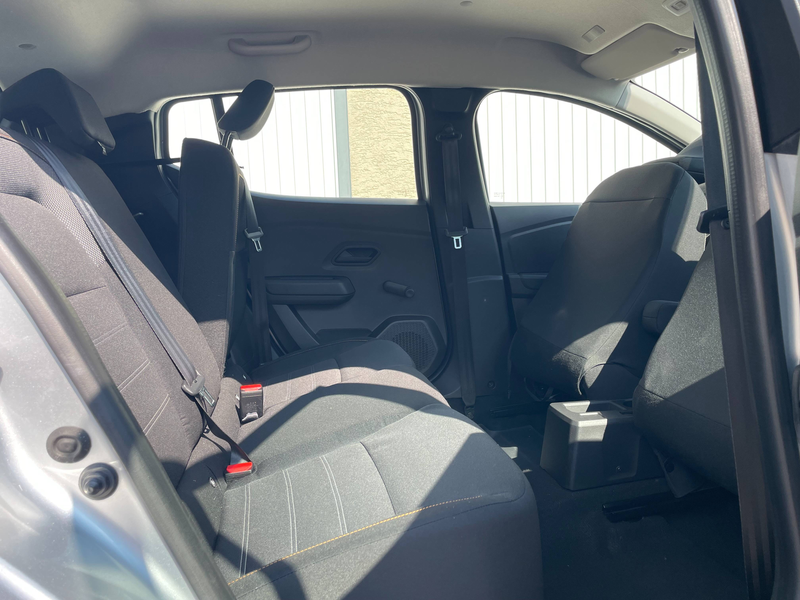 Dacia Sandero STEPWAY ESSENTIAL APPLECARPLAY USB LED Bi-XENON MFL STARTSTOPP TEMPOMAT — photo 17
