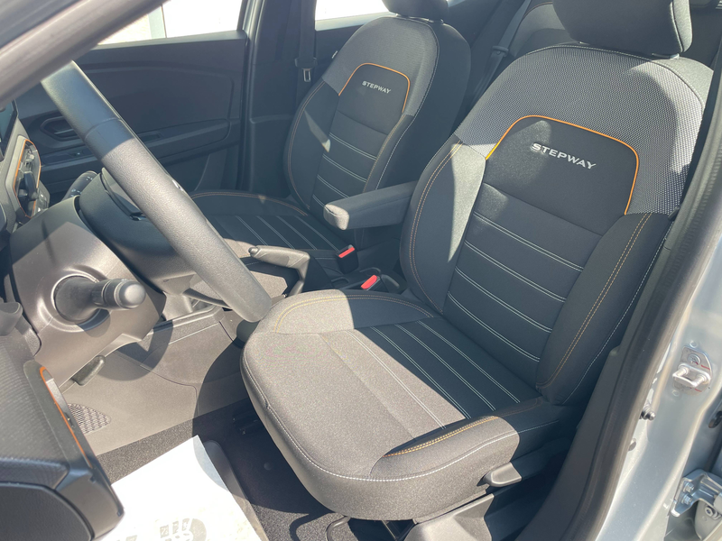 Dacia Sandero STEPWAY ESSENTIAL APPLECARPLAY USB LED Bi-XENON MFL STARTSTOPP TEMPOMAT — photo 11