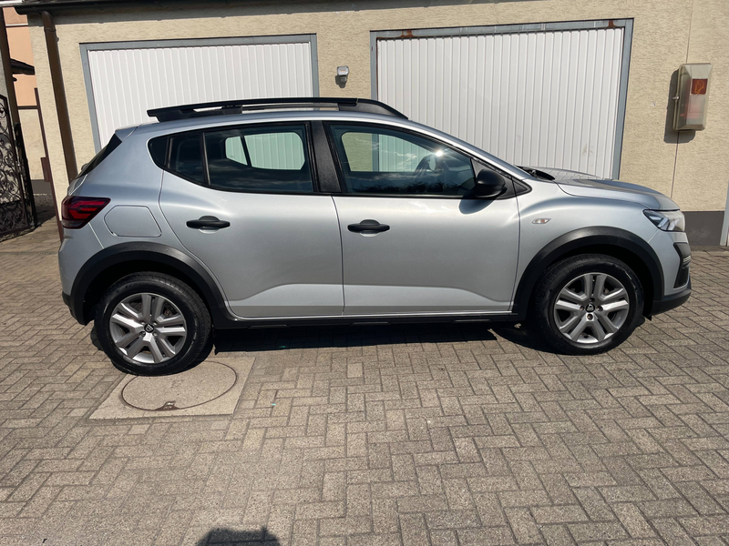 Dacia Sandero STEPWAY ESSENTIAL APPLECARPLAY USB LED Bi-XENON MFL STARTSTOPP TEMPOMAT — photo 7