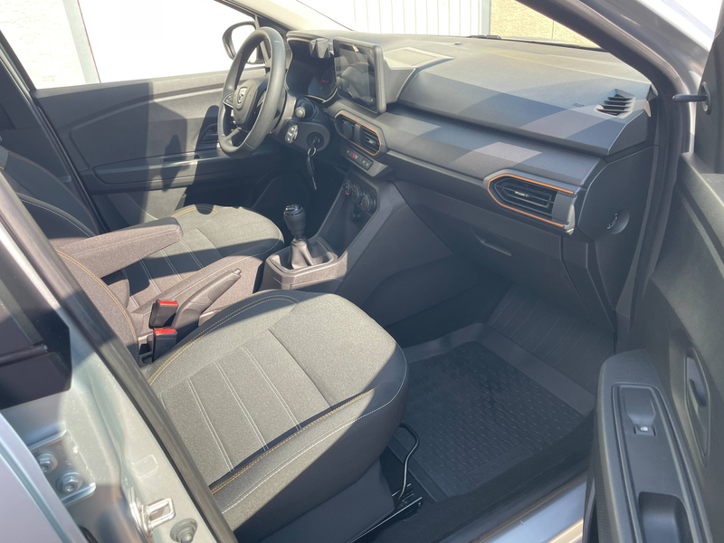 Dacia Sandero STEPWAY ESSENTIAL APPLECARPLAY USB LED Bi-XENON MFL STARTSTOPP TEMPOMAT — photo 12