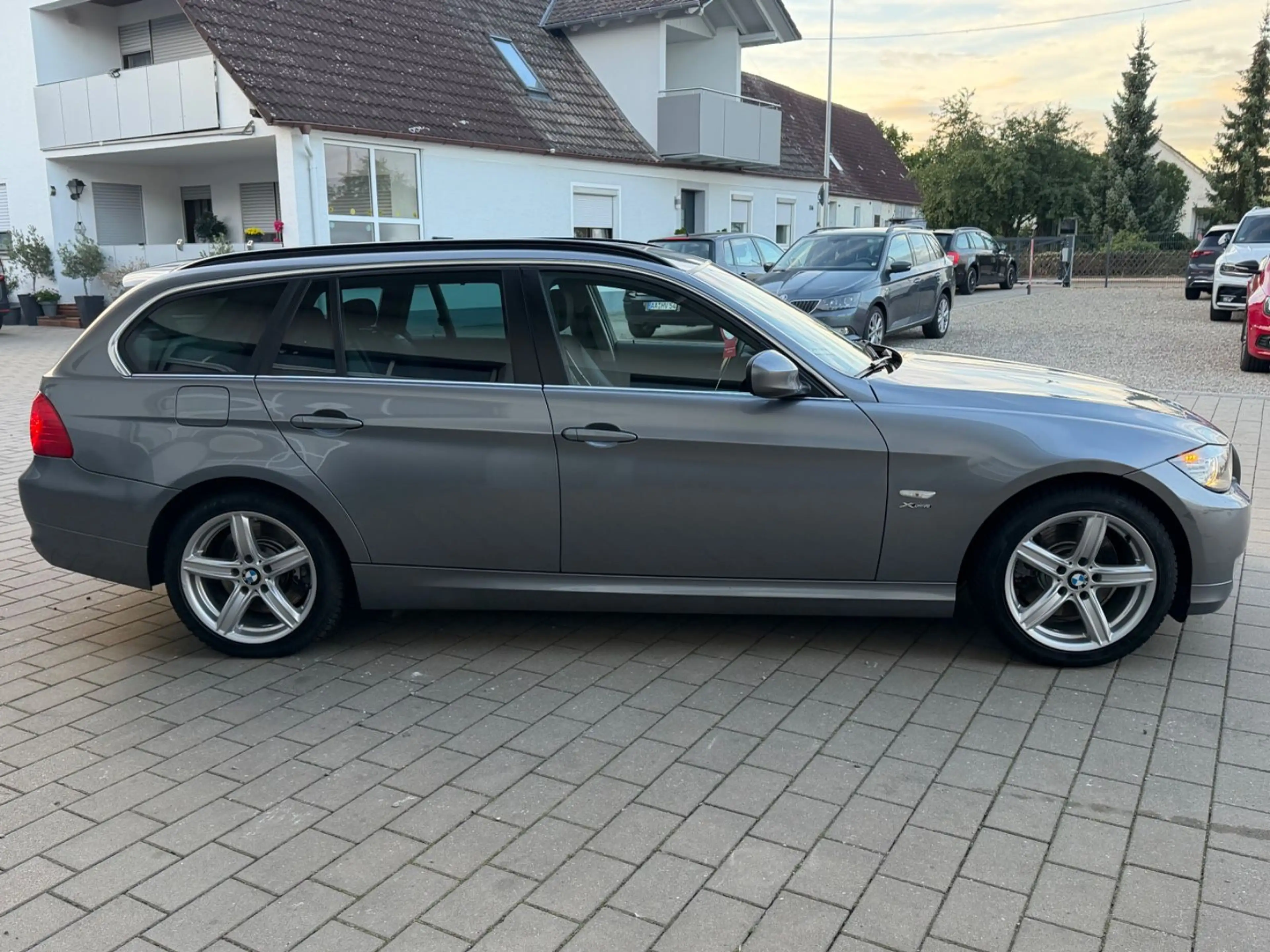 BMW 325 3 Touring 325 i xDrive*I HAND*WENIG KM*AHK* — photo 12