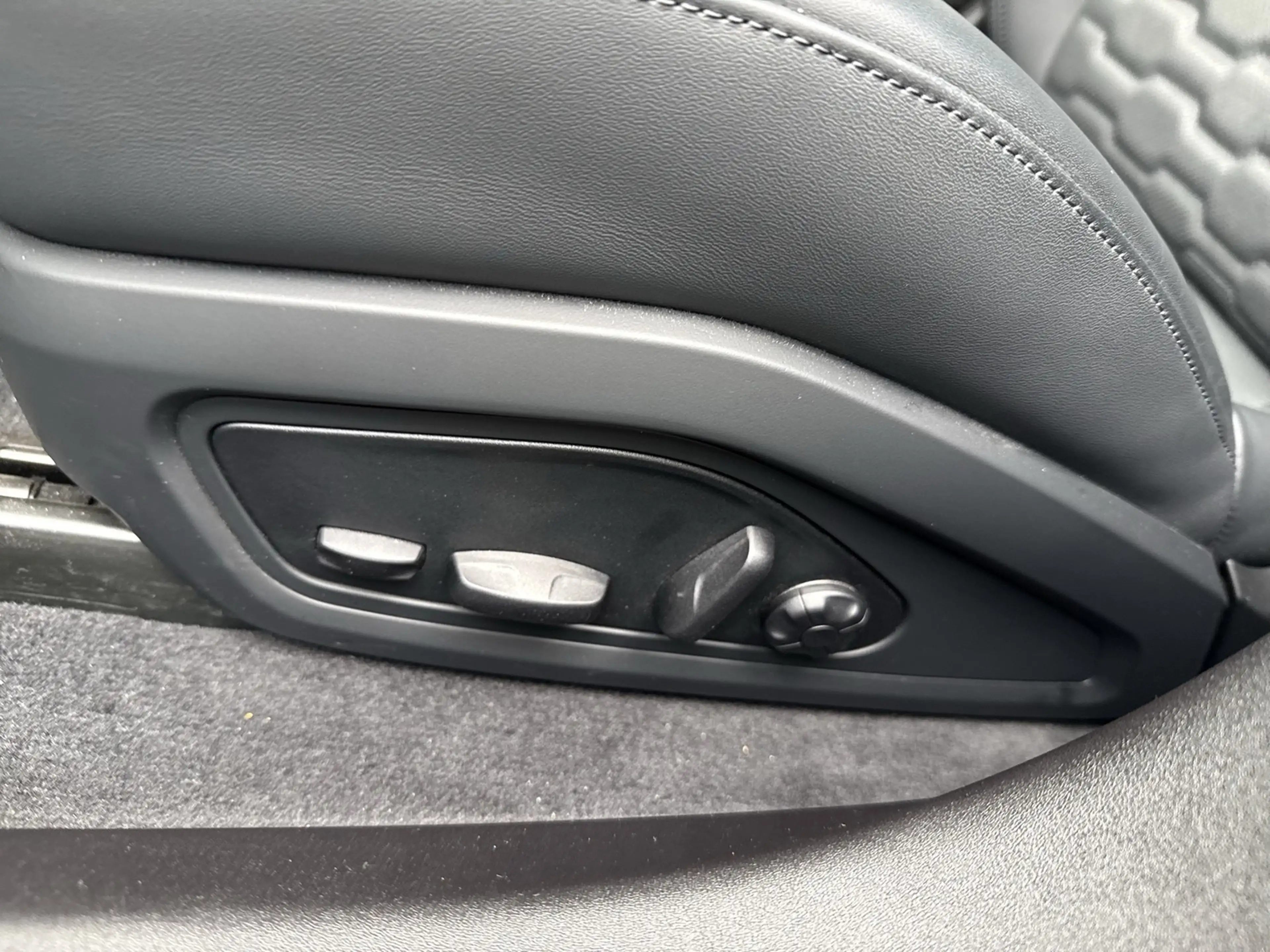 Audi RS e-tron GT Qu. PANO B&O 360°CAM ACC LM20 — photo 9
