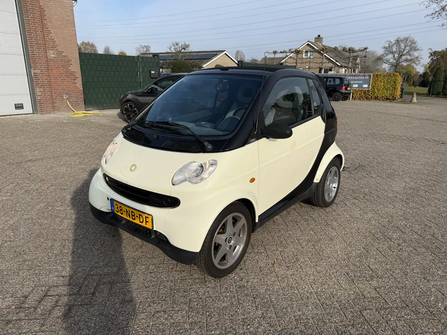smart forTwo 0.7 pure cabrio Zwart - 1