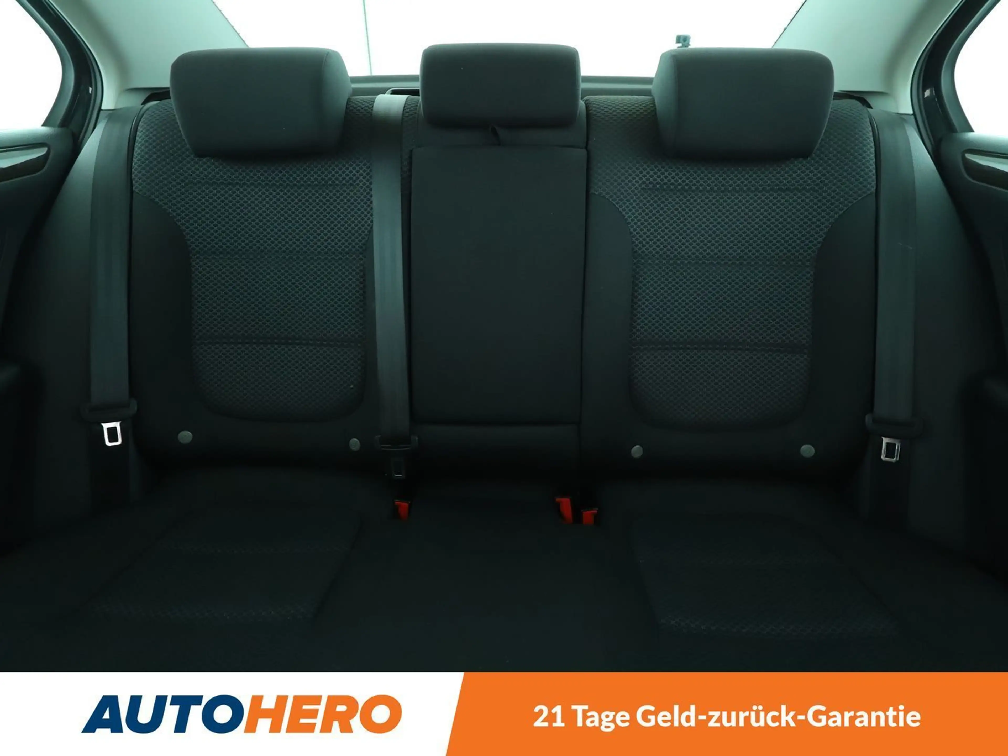 Volkswagen Jetta 1.4 TSI BlueMotion*NAVI*XENON*PDC*KLIMA* — photo 14