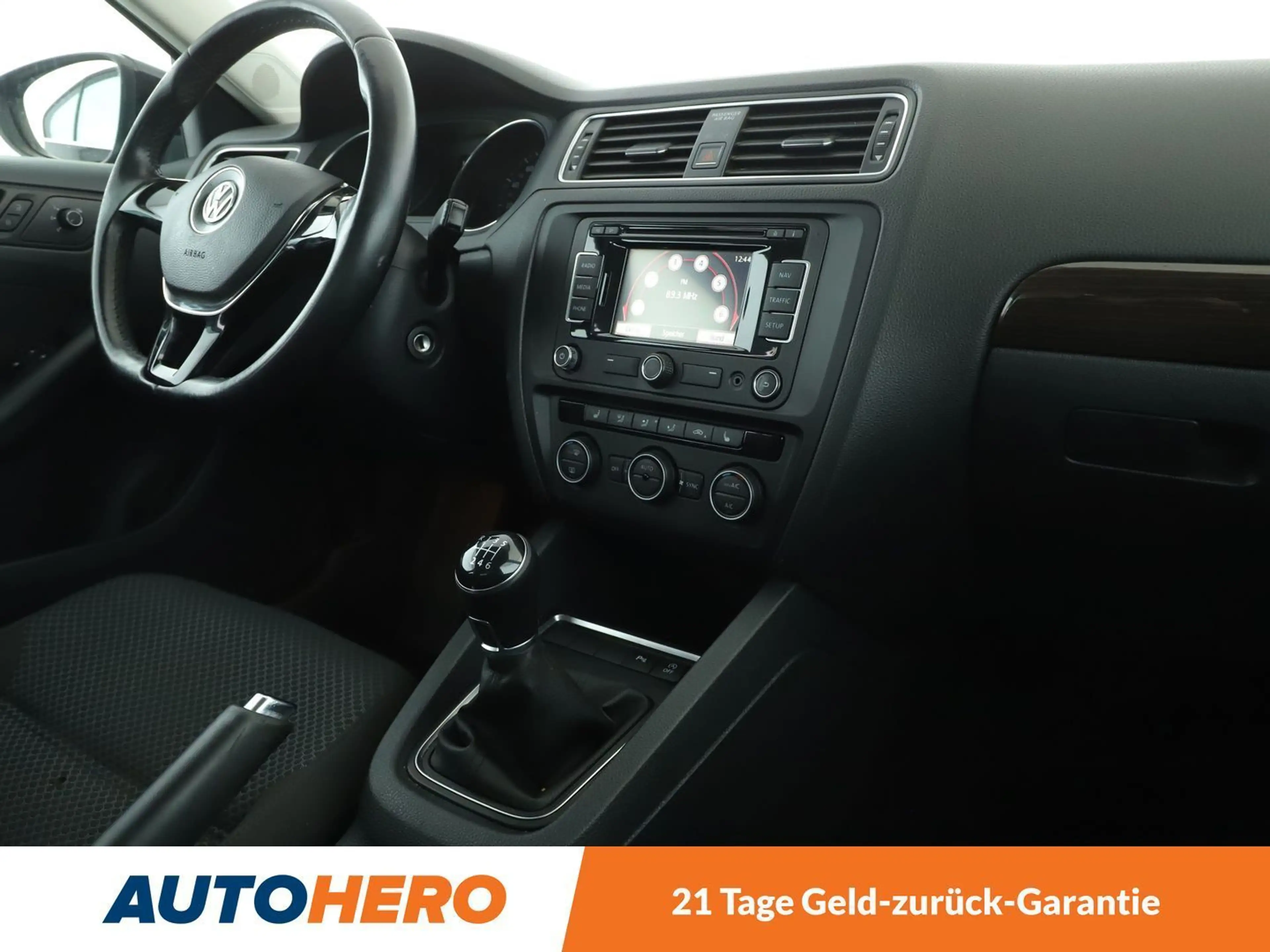 Volkswagen Jetta 1.4 TSI BlueMotion*NAVI*XENON*PDC*KLIMA* — photo 13