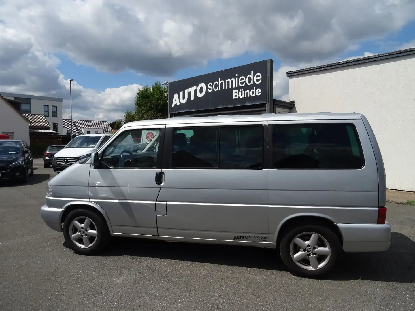 Volkswagen T4 Caravelle 2.8 V6 Automatik 7Sitze AHK LPG Gas Plateado - 1