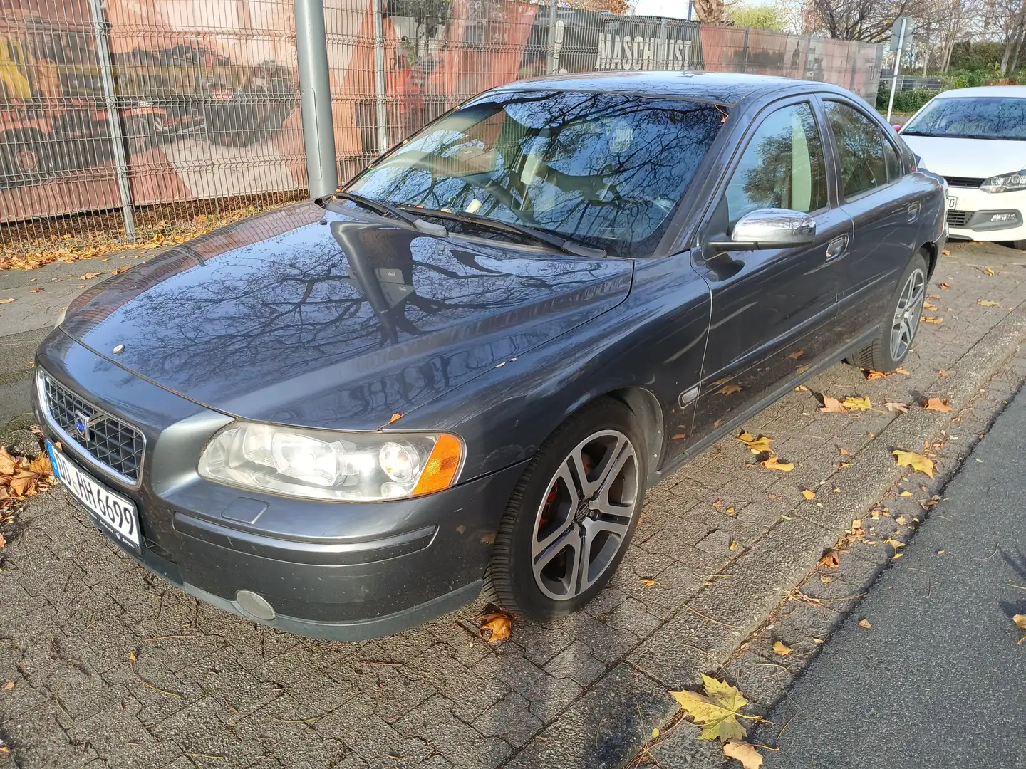 Volvo S60 2.4 D Aut D5 Orig. 179tkm 2.Hand Grau - 1