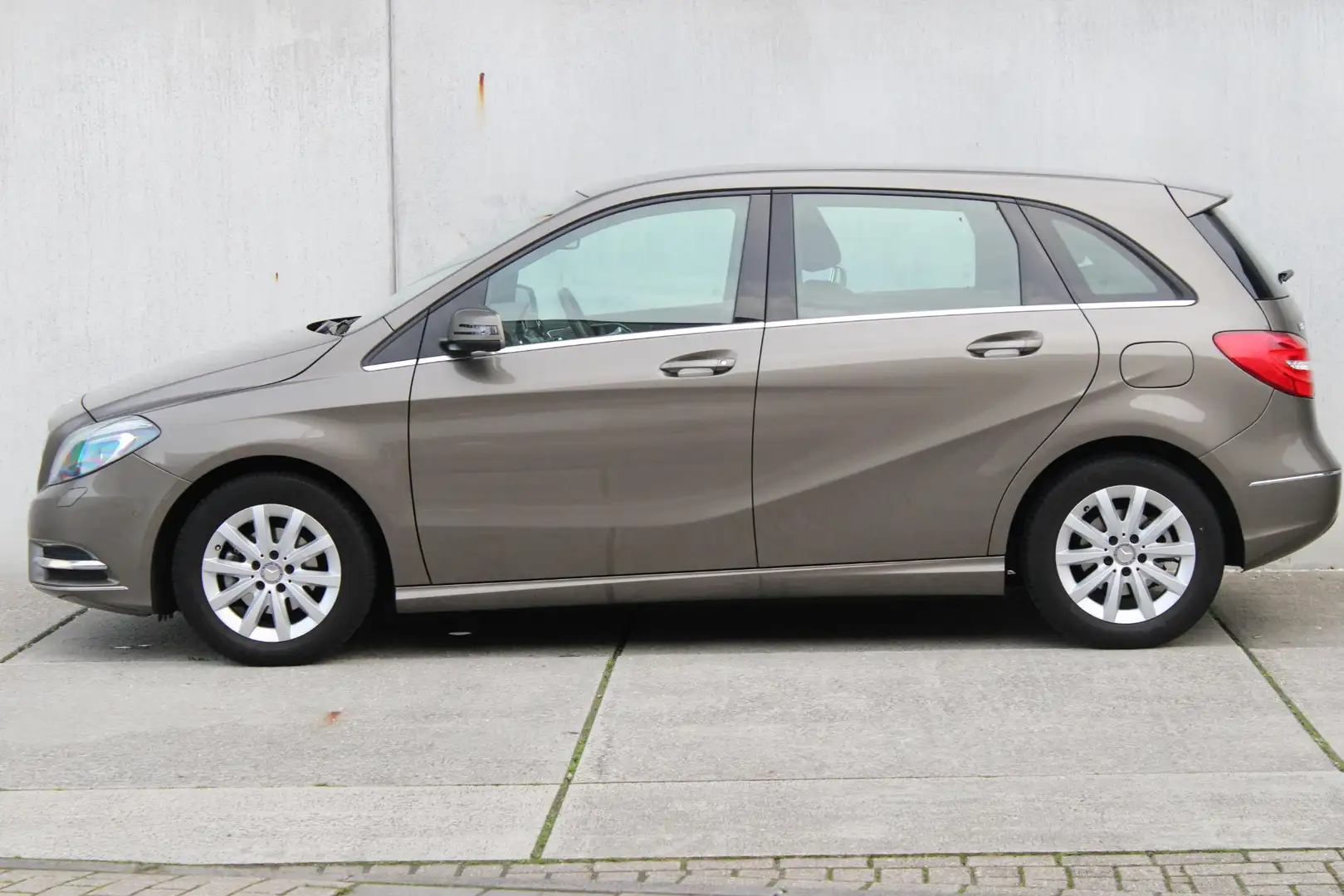 Mercedes-Benz B 180 Ambition AUTOMAAT / 1E EIGENAAR / UNIEKE TELLERSTA Grijs - 2