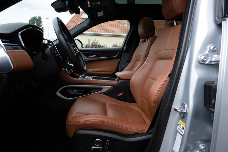 Jaguar F-Pace F-Pace 2.0 AWD P250 R-Dynamic / Cognac leder / Pano / 360° / Memory / Dashcam — photo 14