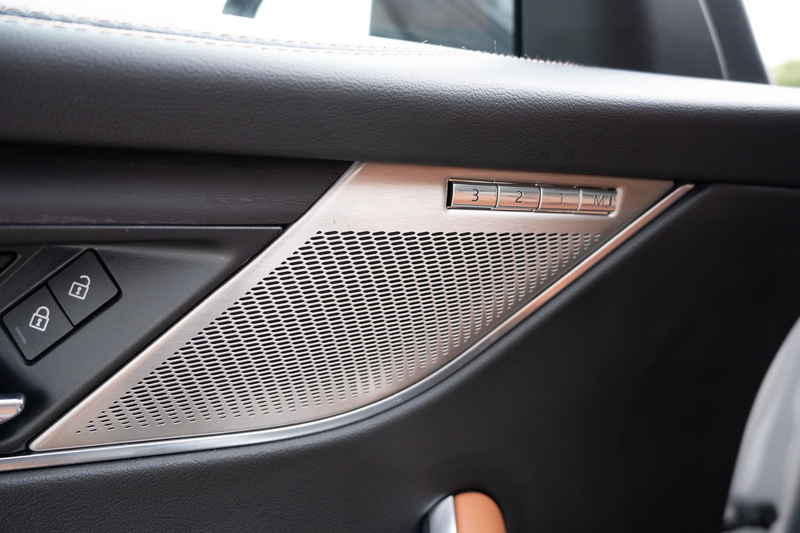 Jaguar F-Pace F-Pace 2.0 AWD P250 R-Dynamic / Cognac leder / Pano / 360° / Memory / Dashcam — photo 13