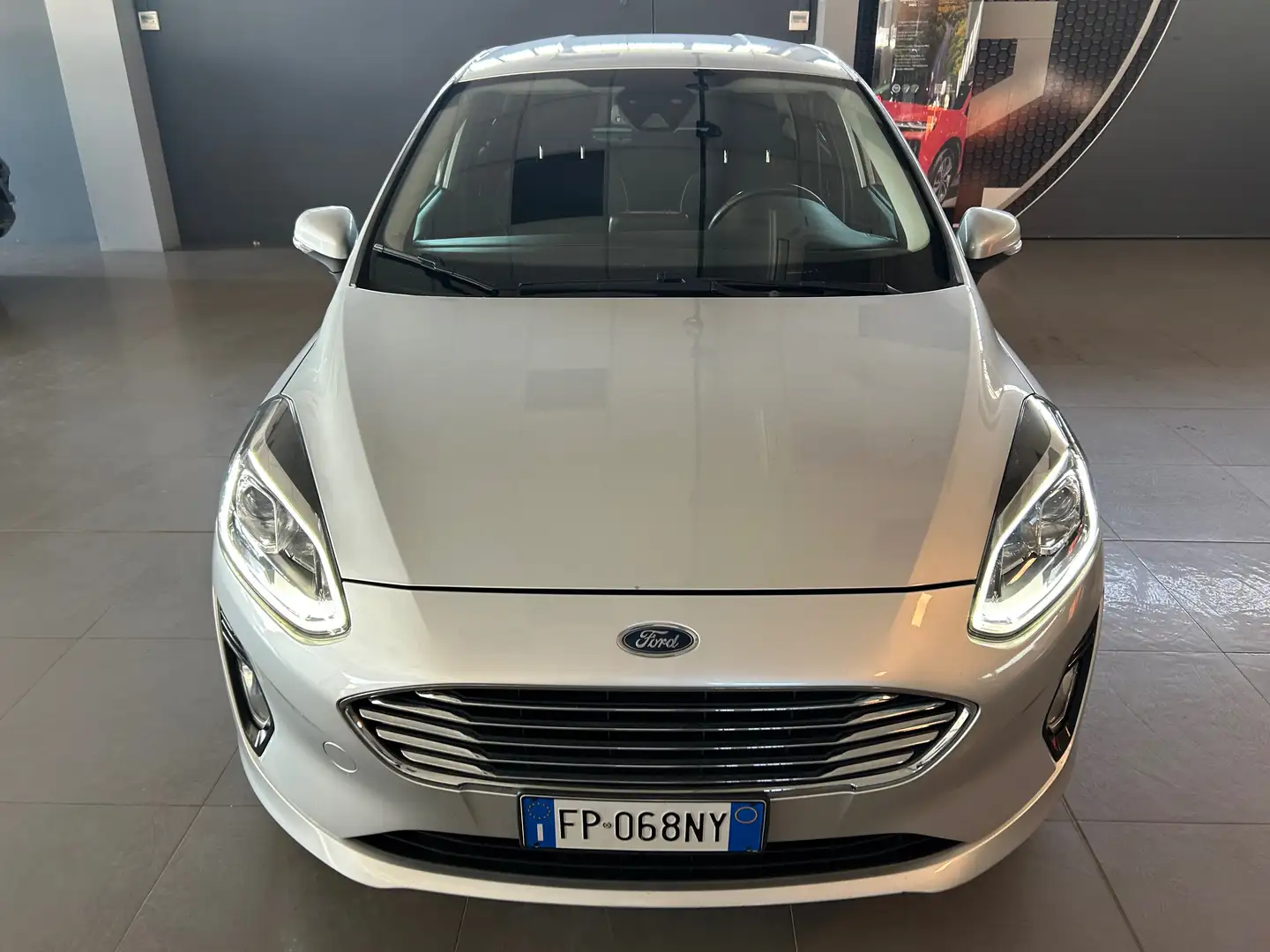 Ford Fiesta Fiesta VII 2018 5p 5p 1.1 Plus 85cv Grijs - 1