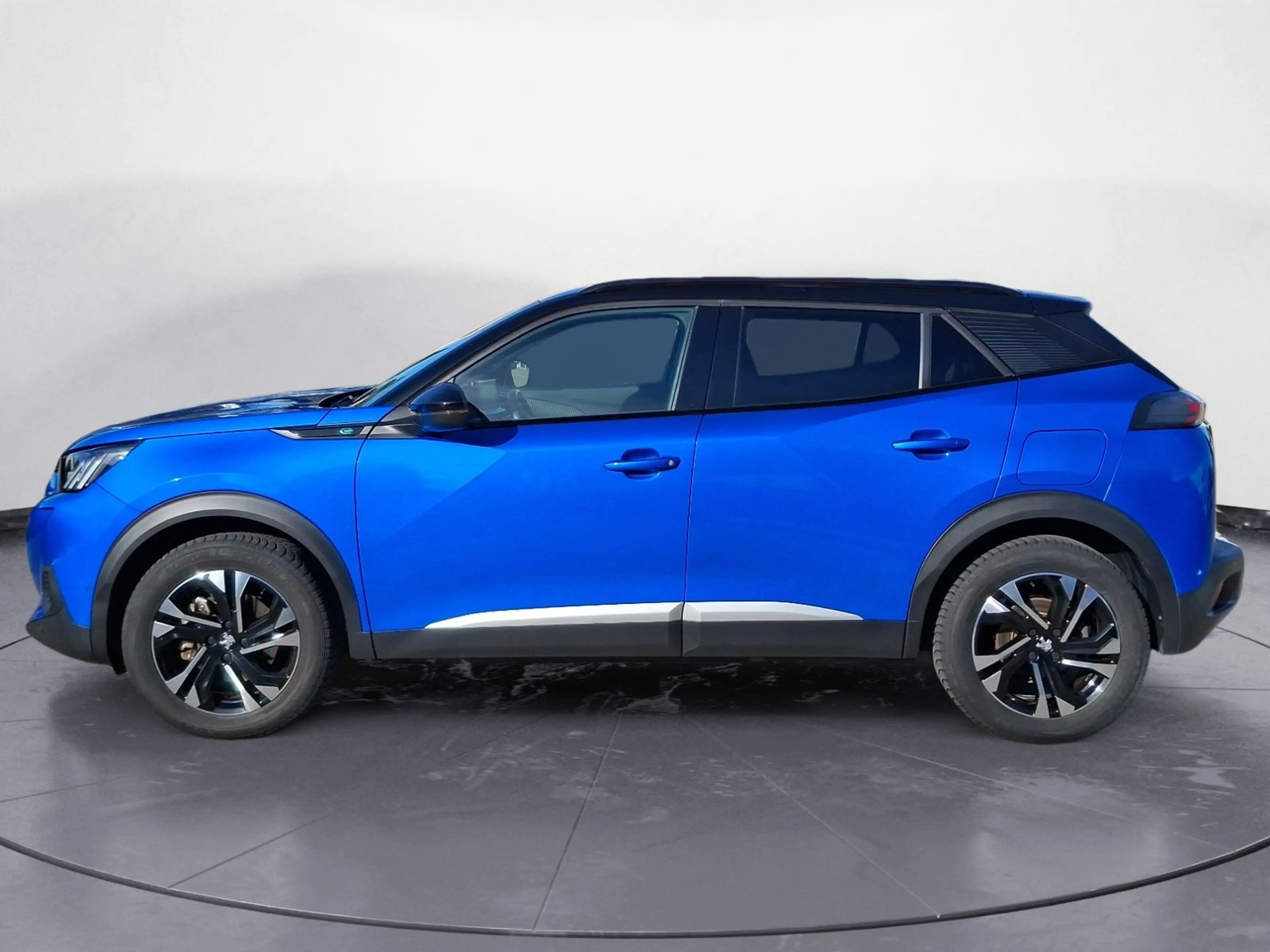 Peugeot e-2008 136 GT Navi Glasdach LED Bluetooth PDC — photo 4