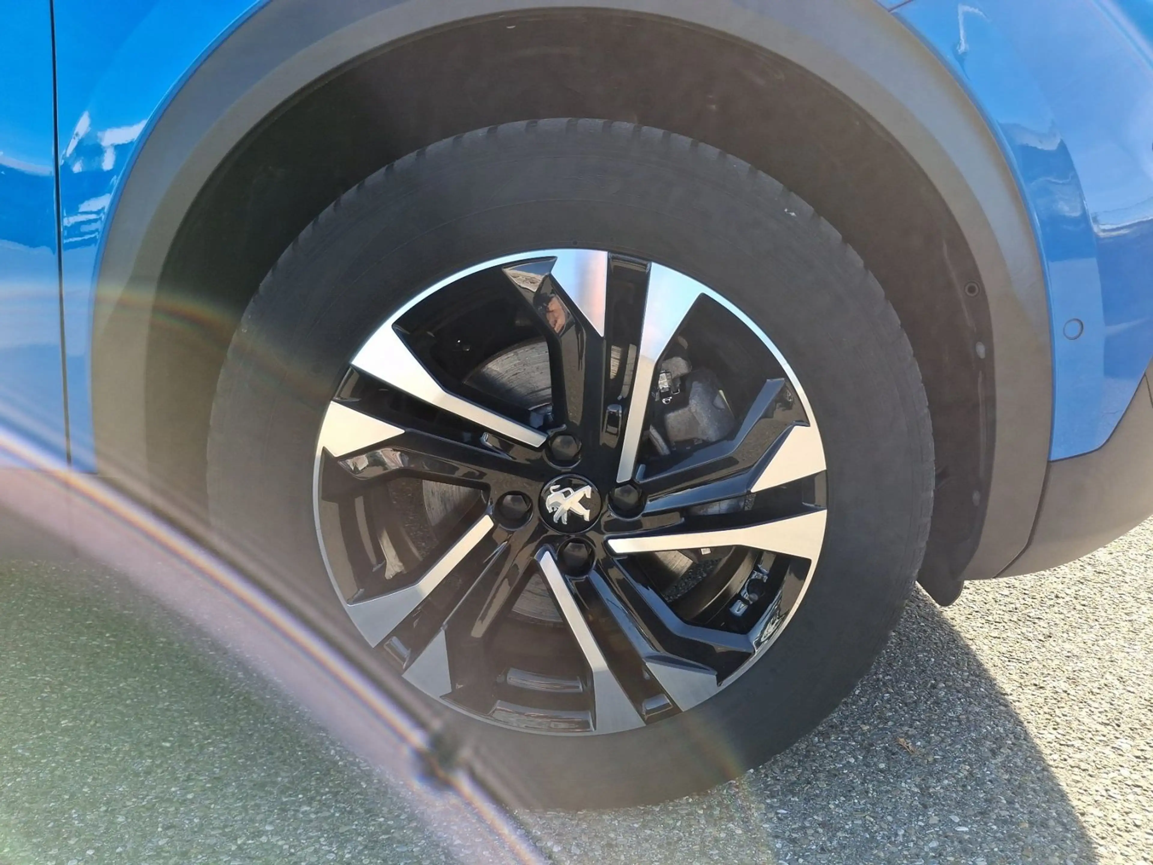 Peugeot e-2008 136 GT Navi Glasdach LED Bluetooth PDC — photo 8