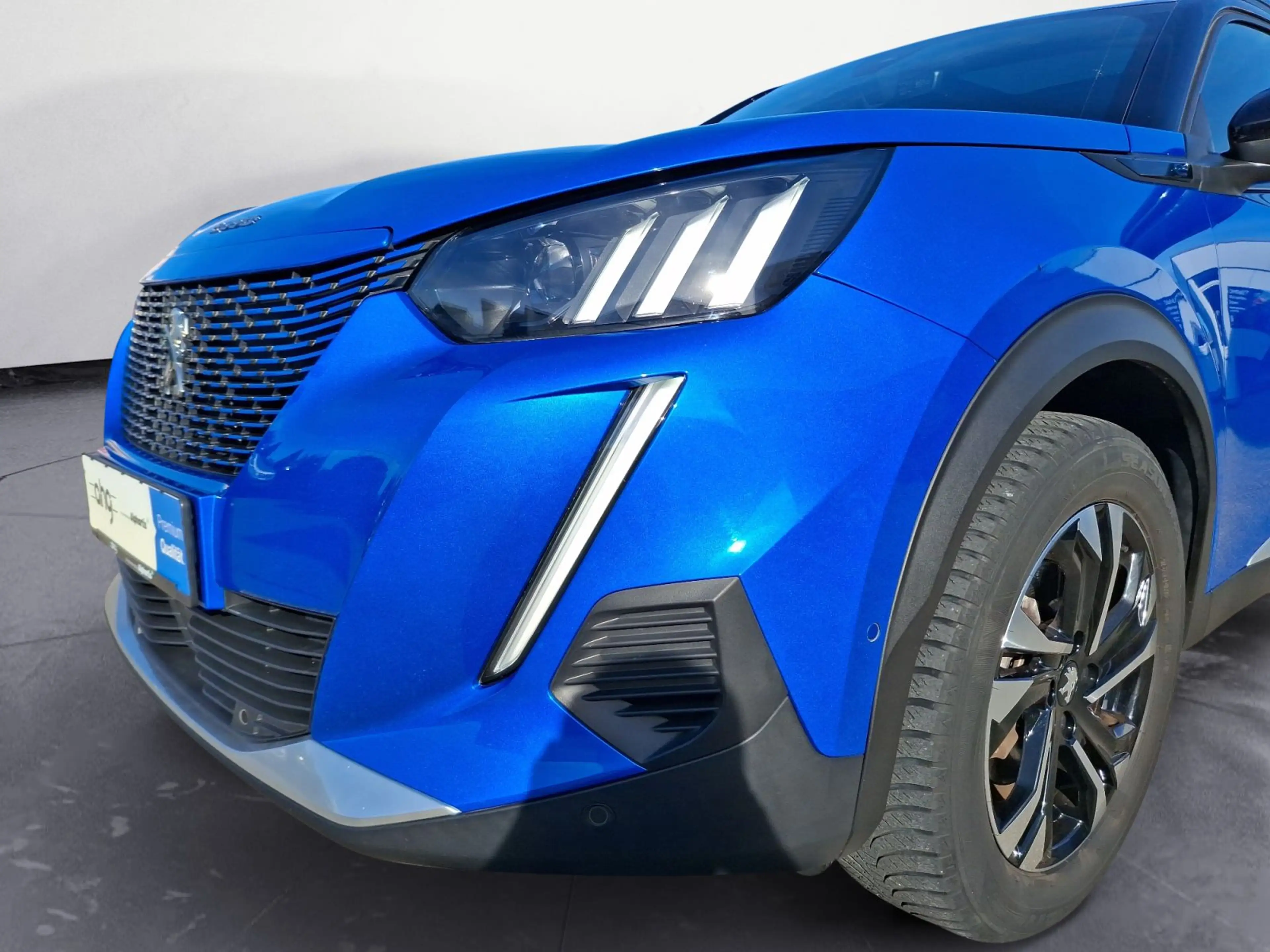 Peugeot e-2008 136 GT Navi Glasdach LED Bluetooth PDC — photo 11
