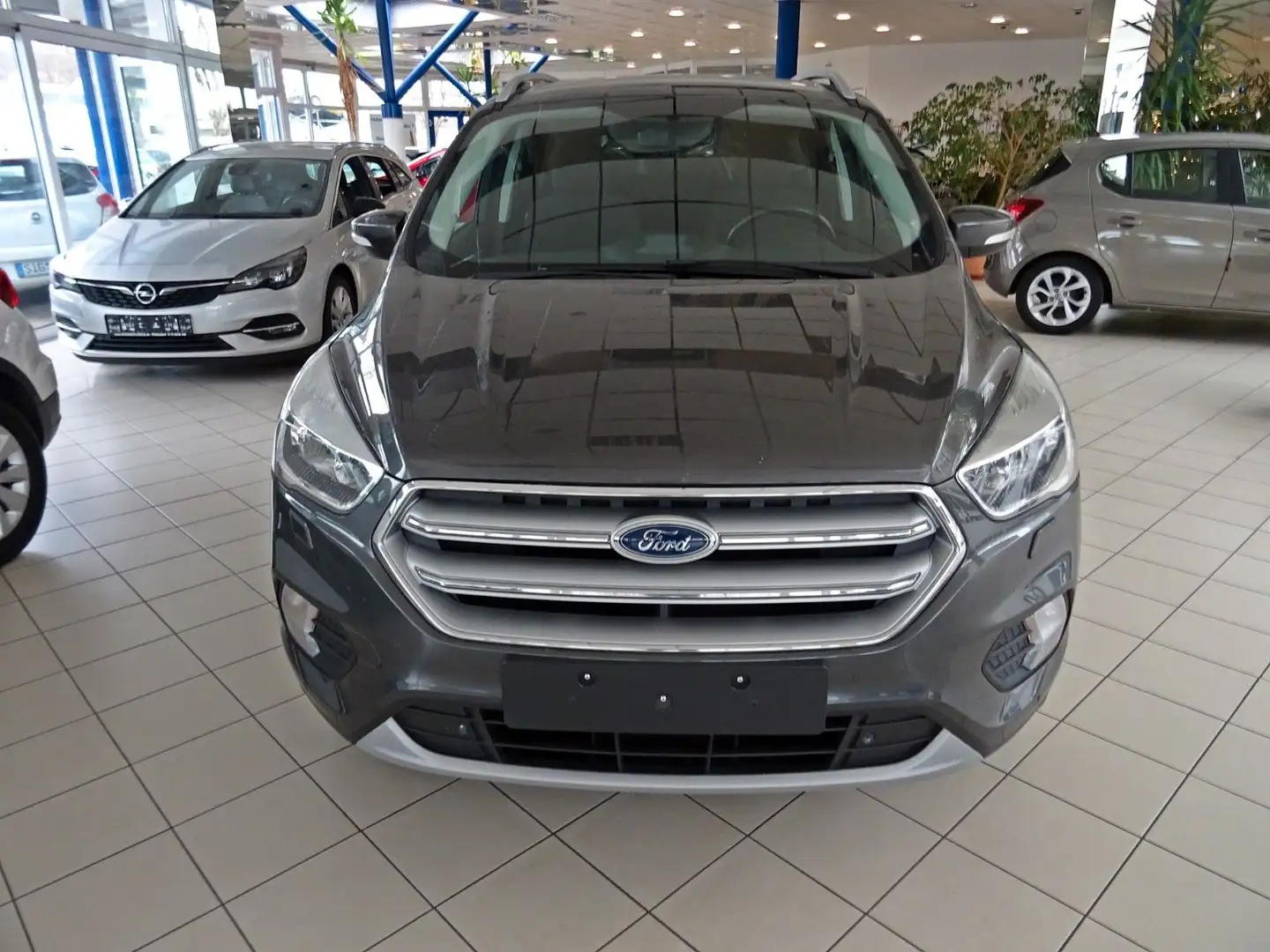 Ford Kuga Trend Grau - 2