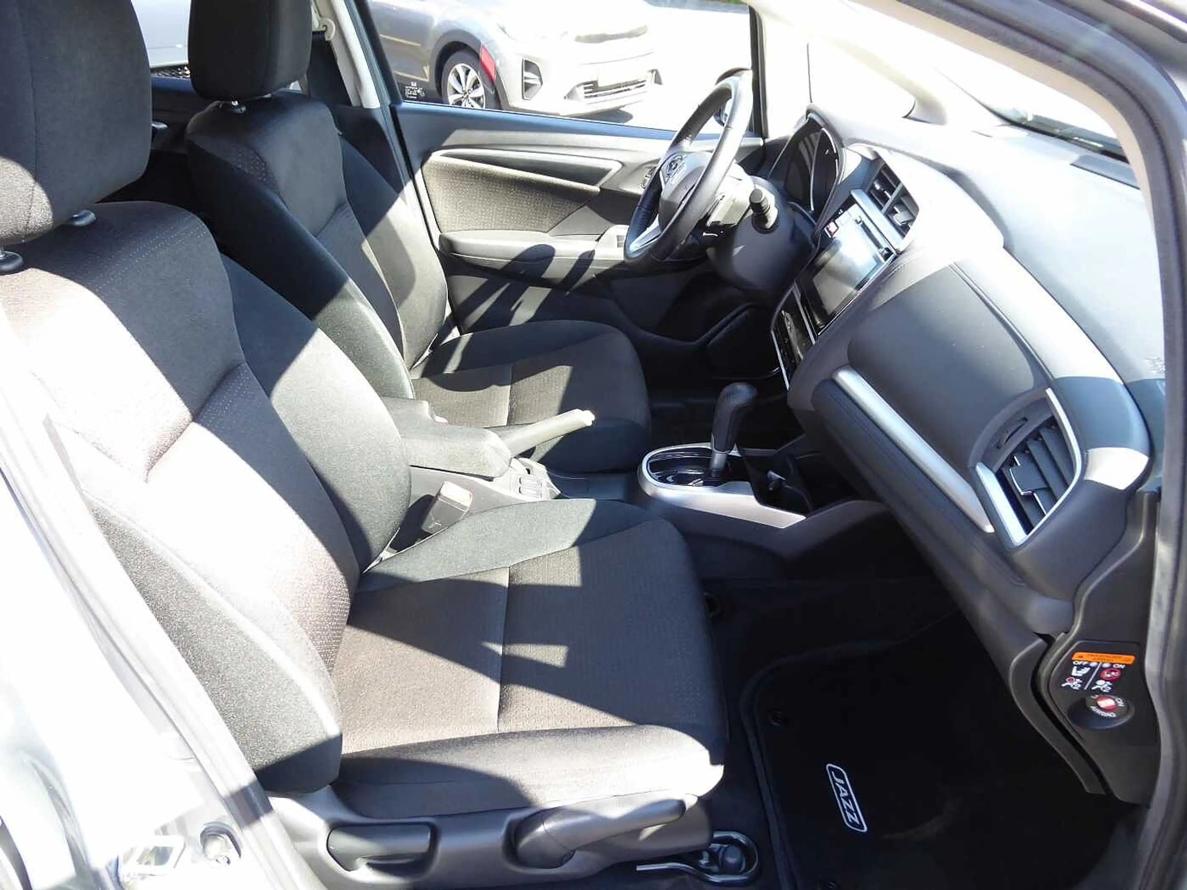 Honda Jazz 1.3 i-VTEC CVT Elegance / 1. Hand — photo 15