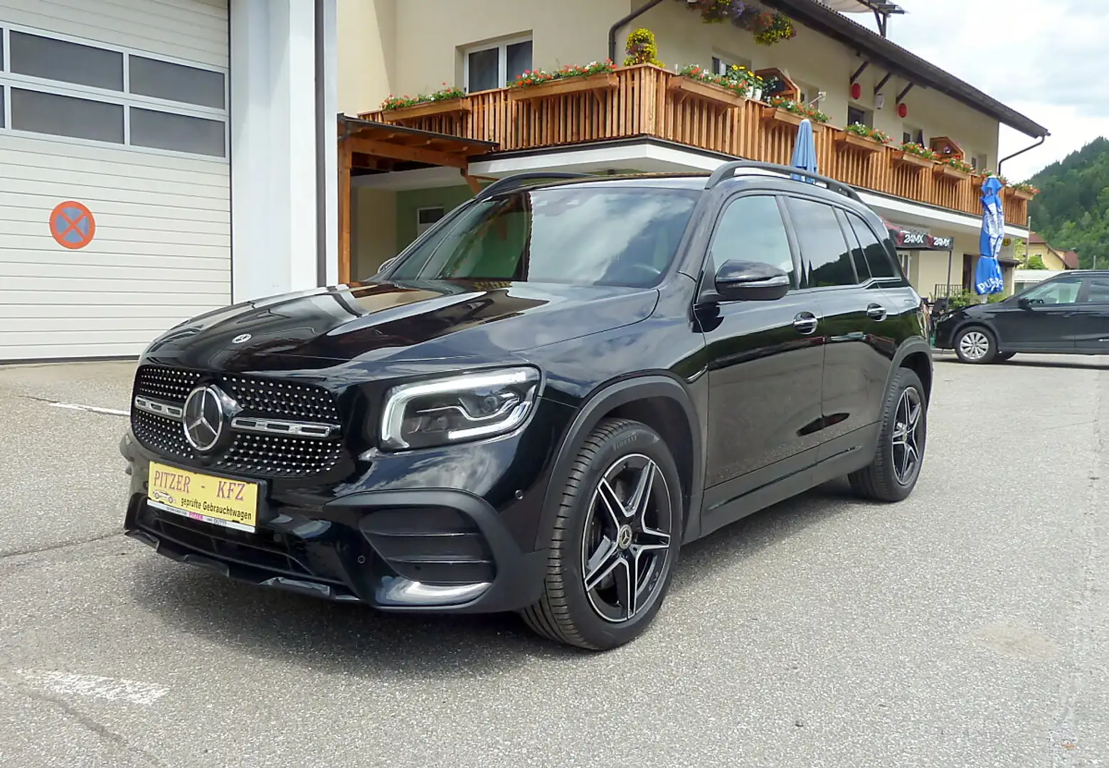 Mercedes-Benz GLB 200 d Aut. AMG-Line Schwarz - 2