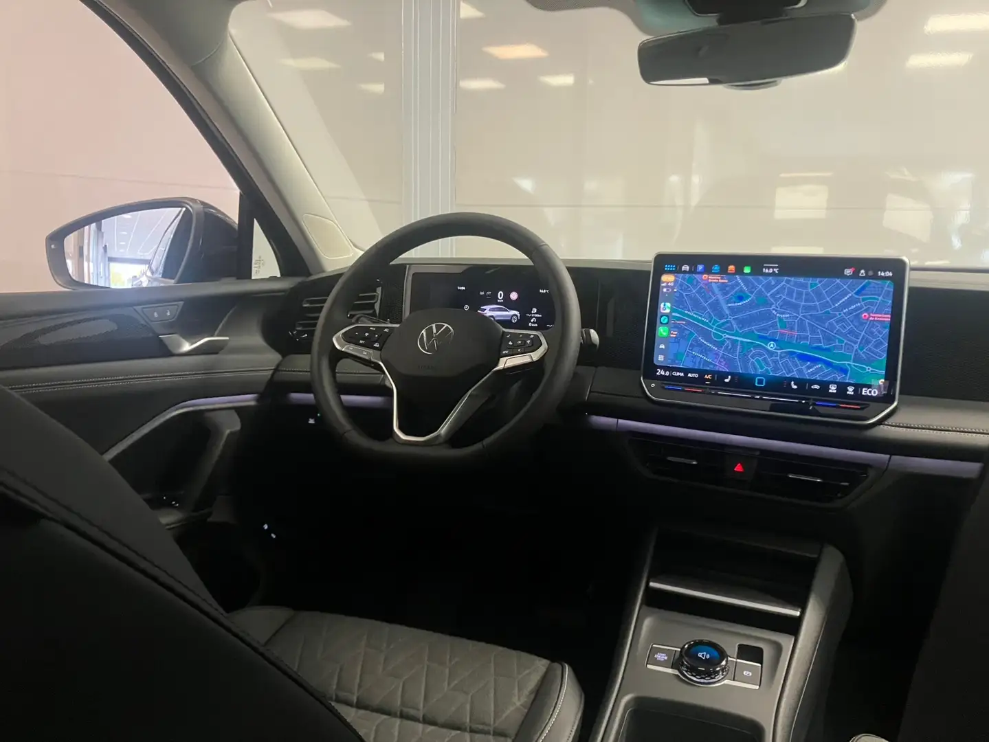 Volkswagen Tiguan Life Edition 1.5 eHybrid 204 PK |Panoramadak | Tre Zwart - 2