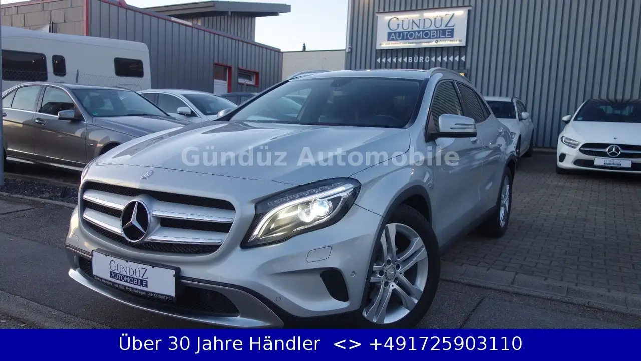 Mercedes-Benz GLA 220