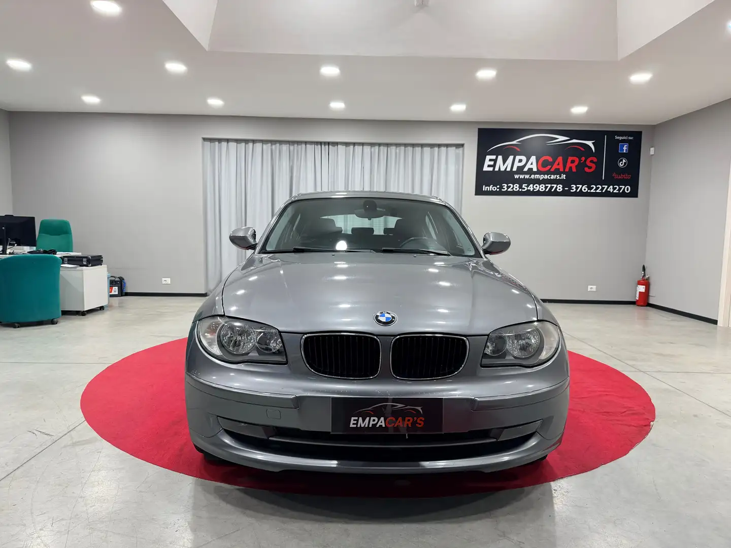 BMW 118 Serie 1 118d 5p 2.0 Futura 143cv AUTOMATICA Gris - 2