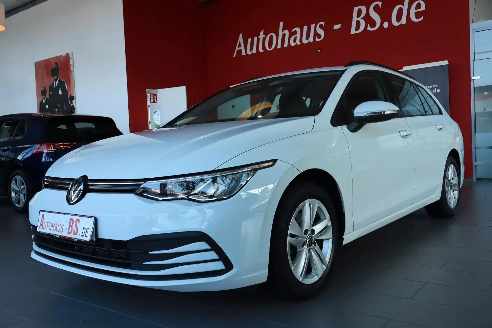 Volkswagen Golf VIII Variant Life eTSI,PDC,Navi,LED,AHK,1Hd Wit - 1