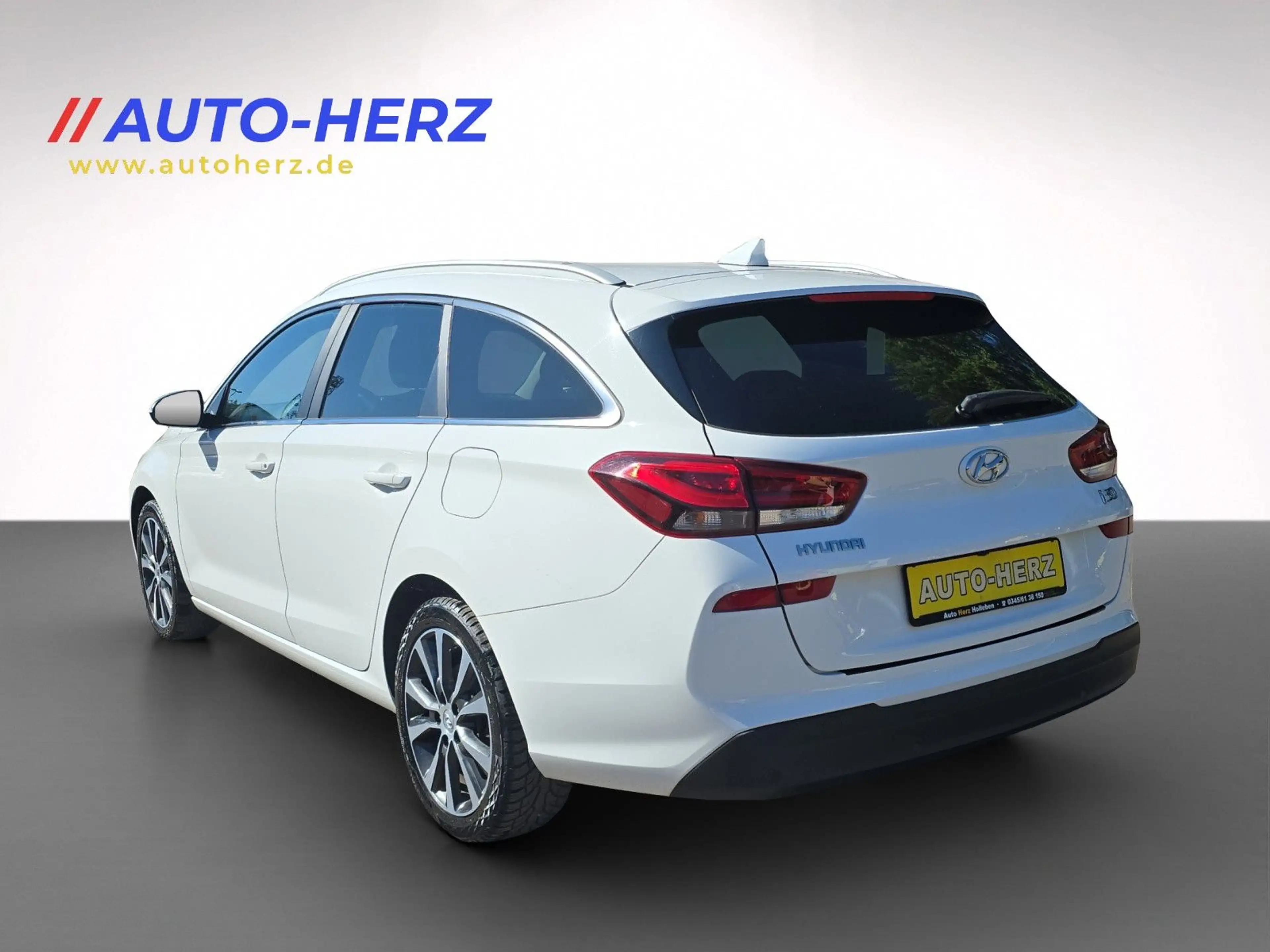 Hyundai i30 cw Style Automatik*LED+PDC+NAVI+WINTERPAKET* — photo 9