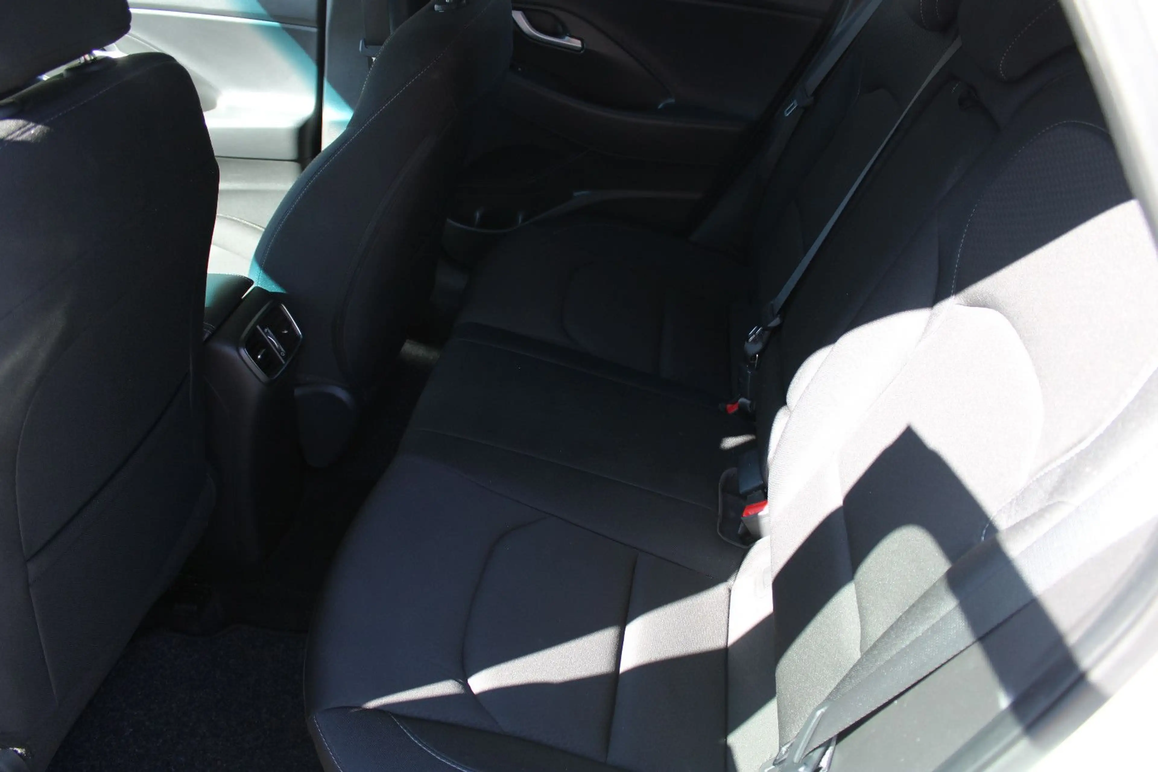 Hyundai i30 cw Style Automatik*LED+PDC+NAVI+WINTERPAKET* — photo 14