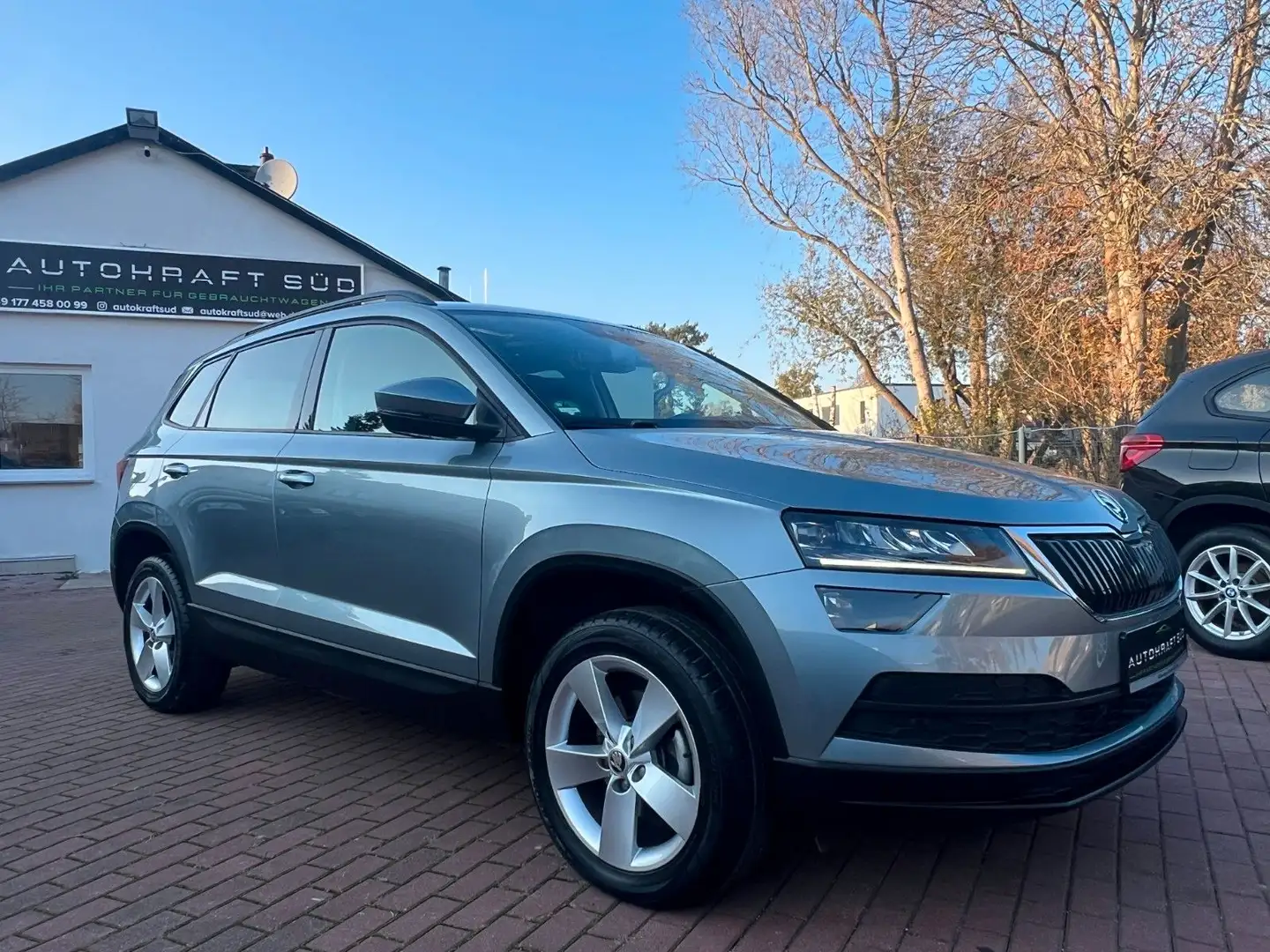 Skoda Karoq Ambition*PANO*ACC*LED*NAVI*WENIG KM 21000* Grau - 1