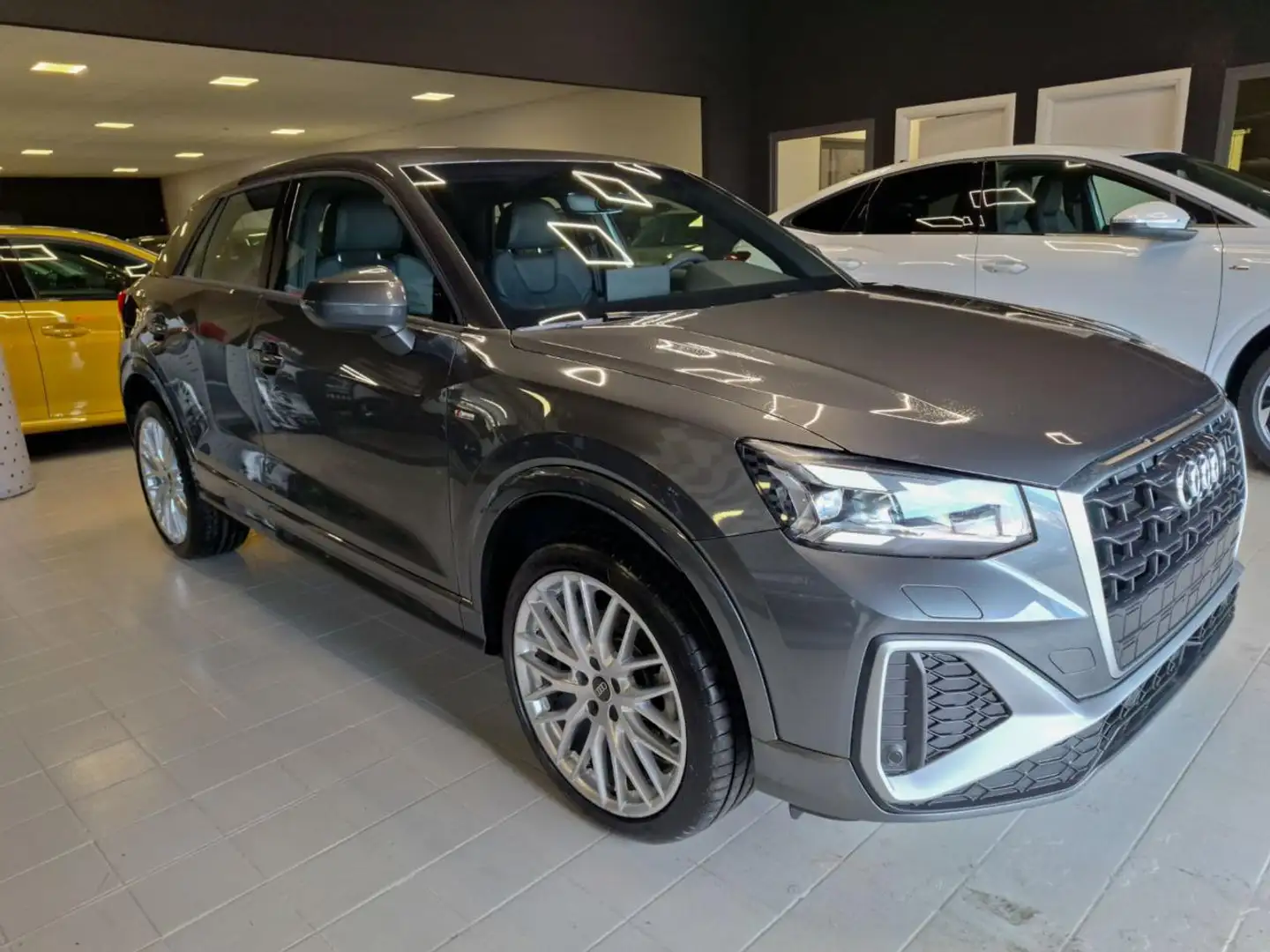 Audi Q2 30 TDI S tronic S line Edition Grigio - 1