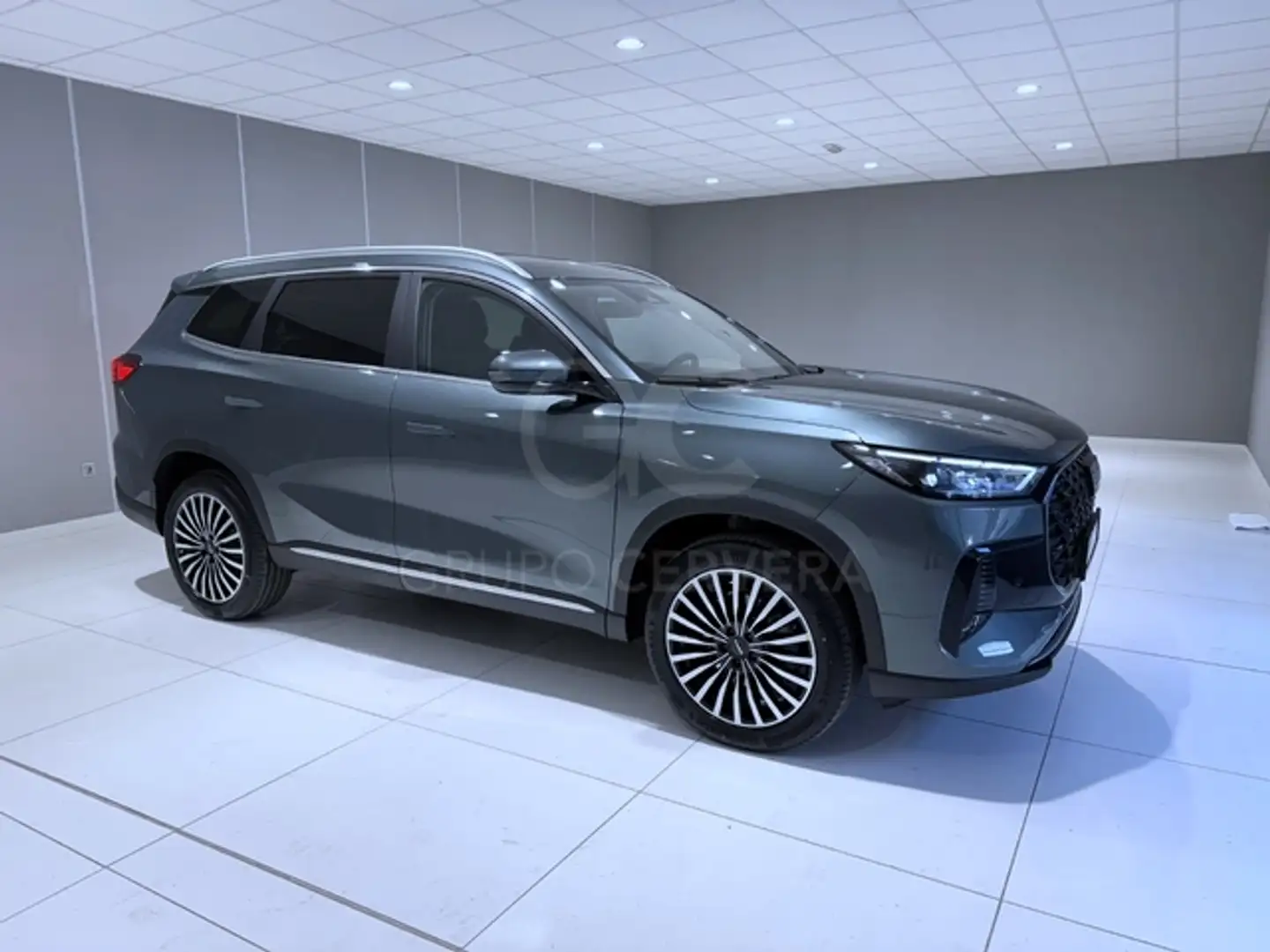 Ebro s800 1.6 TGDI 7DCT Luxury FWD Grau - 2