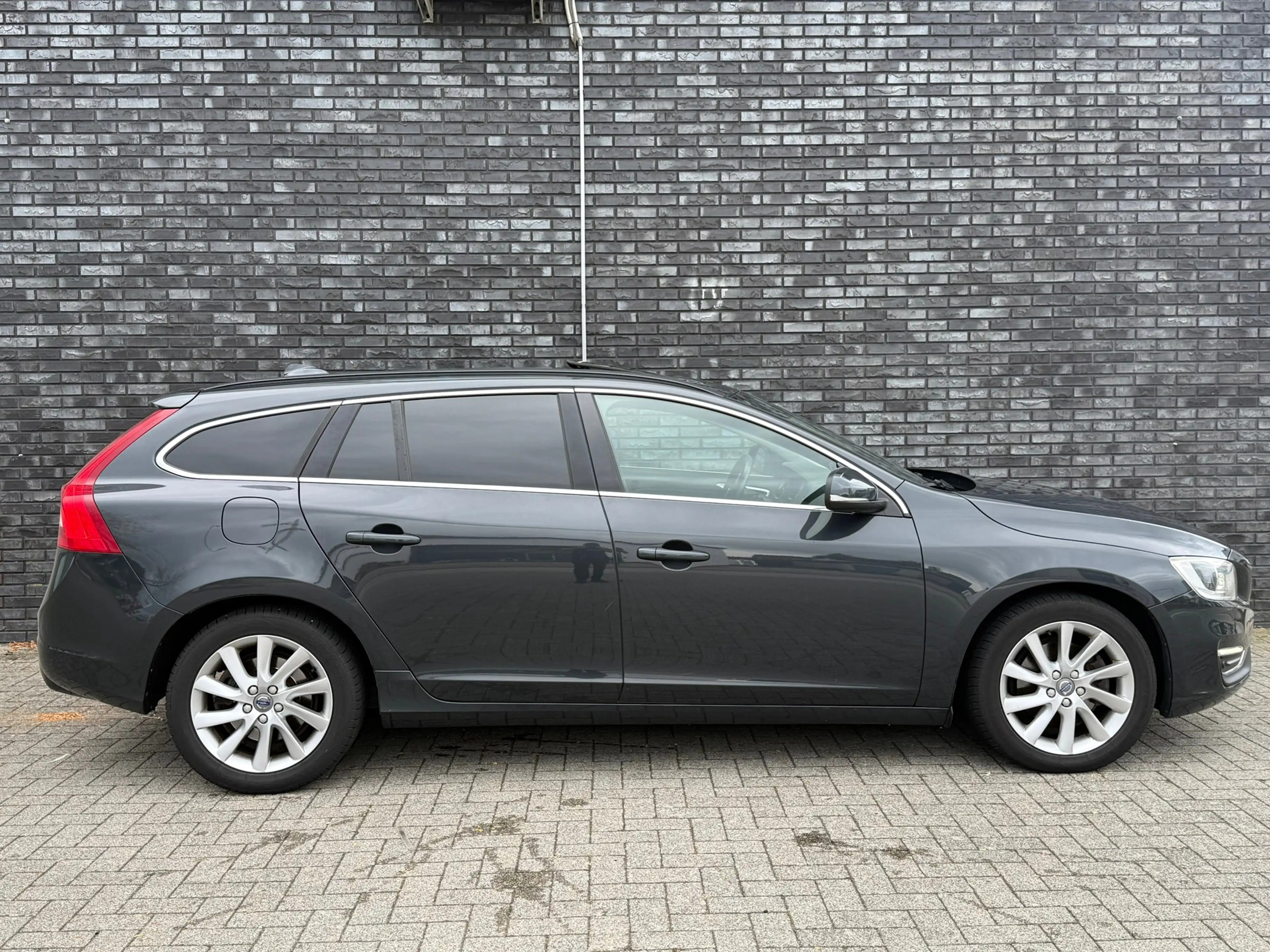 Volvo V60 2.0 D3 Ocean Race Aut|H&K|Pano|Camera|ACC|Elekt St — photo 4