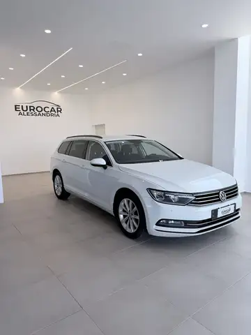 Volkswagen Passat Variant 1.6 tdi Business 120cv dsg GANCIO TRAINO