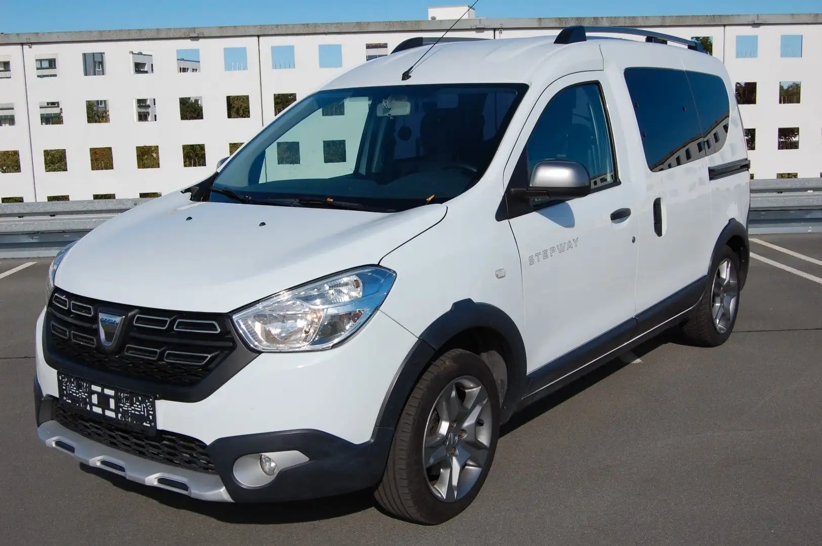 Dacia Dokker 1,2 TCe Stepway.Klima,AHK,Navi Weiß - 1