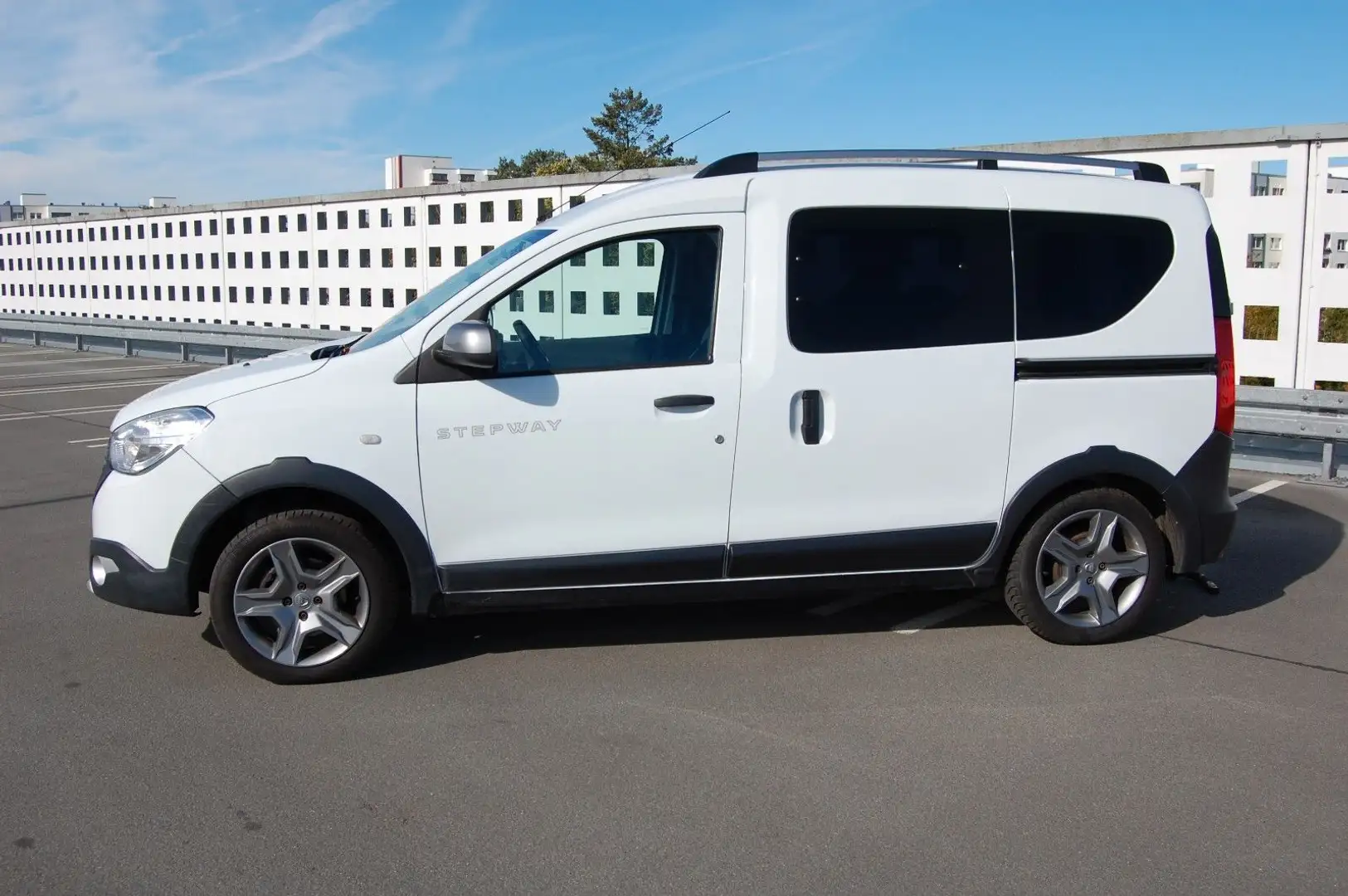 Dacia Dokker 1,2 TCe Stepway.Klima,AHK,Navi Weiß - 2