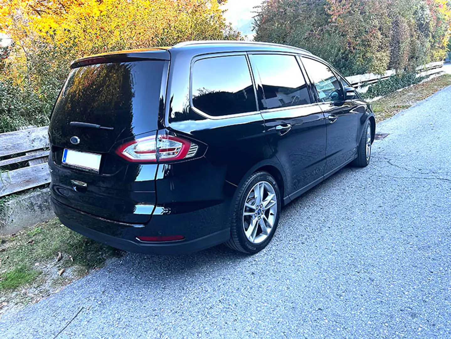 Ford Galaxy Galaxy 2,0 EcoBlue SCR AWD Titanium Aut. Titanium Schwarz - 2