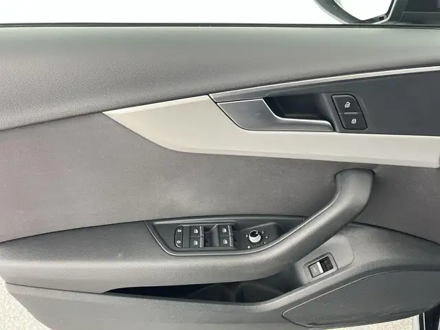 Audi A4 view 11