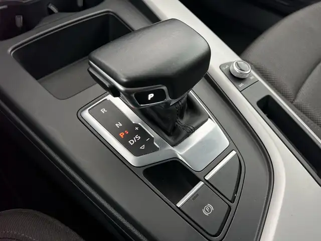 Audi A4 view 13