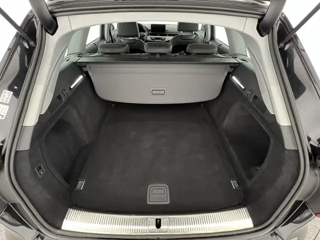 Audi A4 view 18