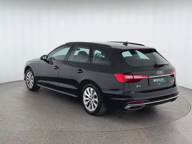 Audi A4 view 5