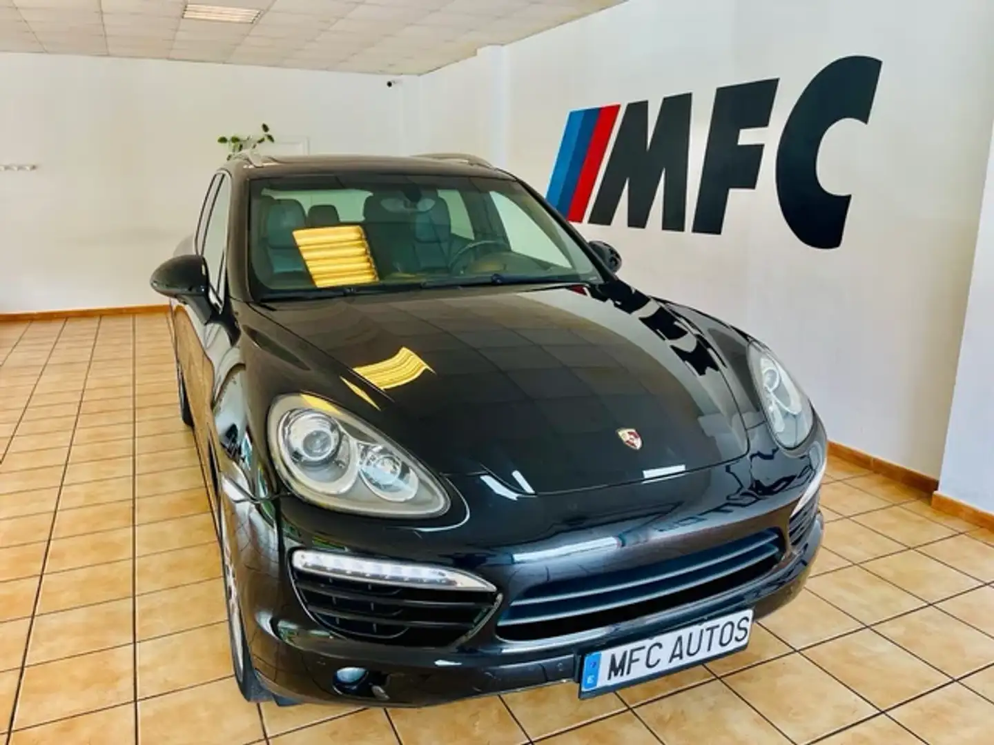 Porsche Cayenne Diesel 245 Aut. Negro - 2