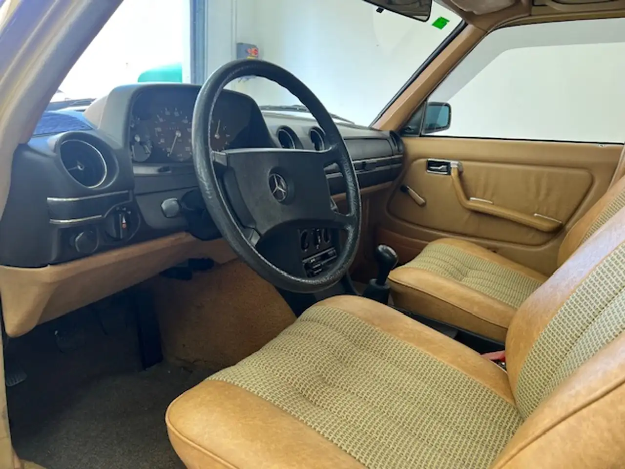 MERCEDES-BENZ Clase E Berlina Manual de 4 Puertas, foto 5