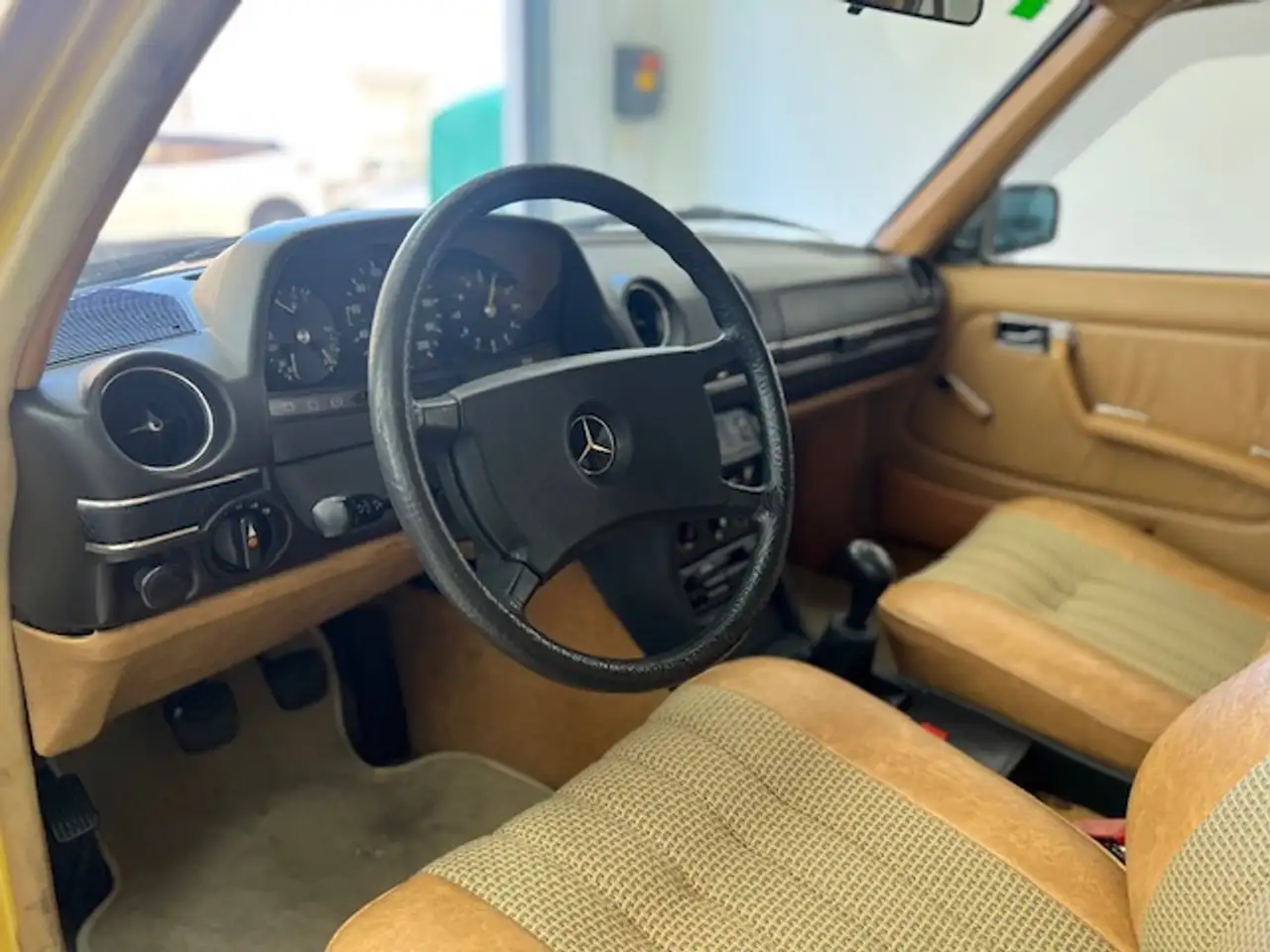 MERCEDES-BENZ Clase E Berlina Manual de 4 Puertas, foto 4