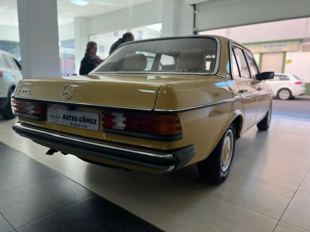 MERCEDES-BENZ Clase E Berlina Manual de 4 Puertas, foto 3