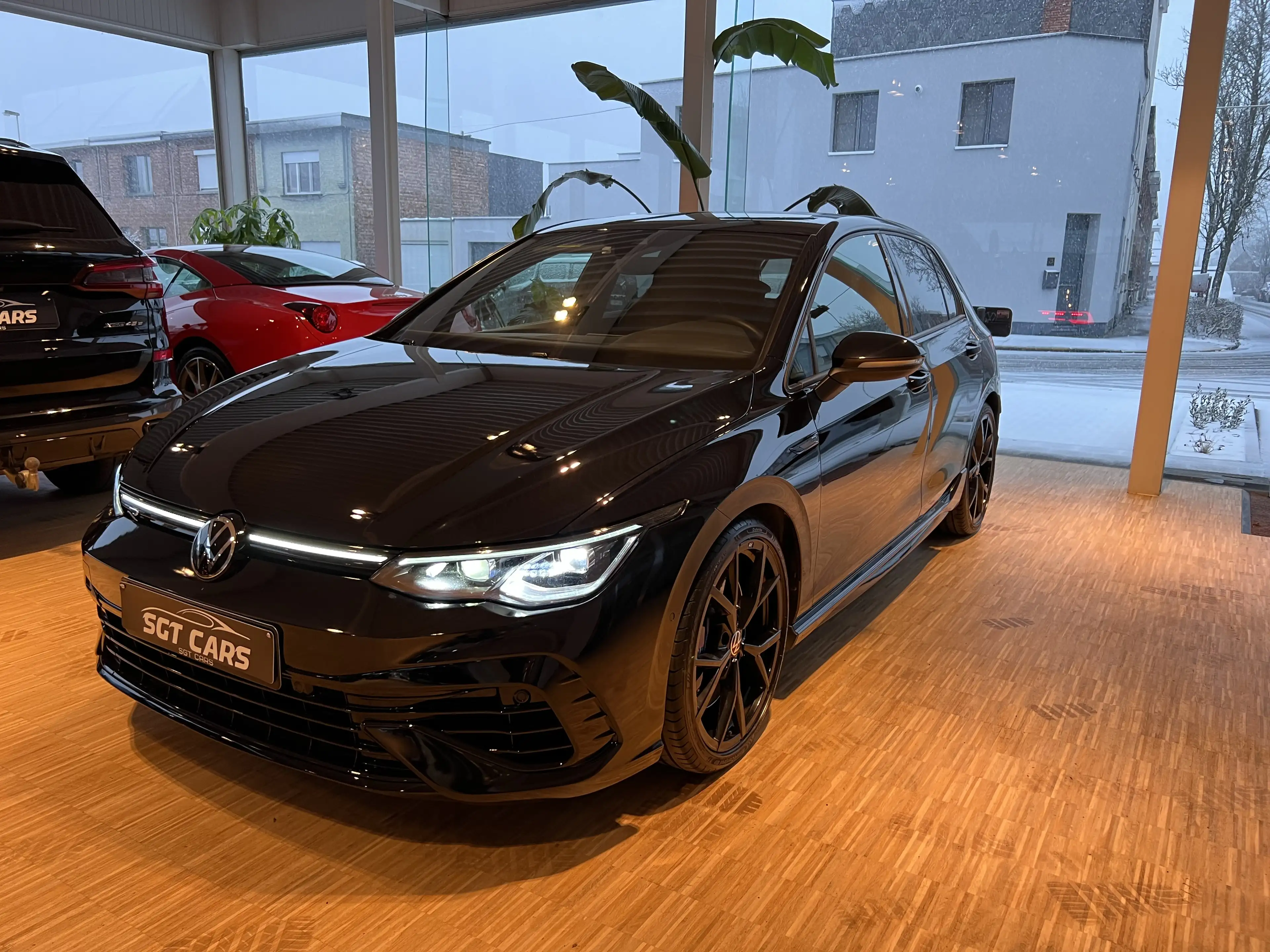 Volkswagen Golf R 2.0 TSI 4M H&K-Side-Lane-ACC-Matrix-Keyless-Camera — photo 2