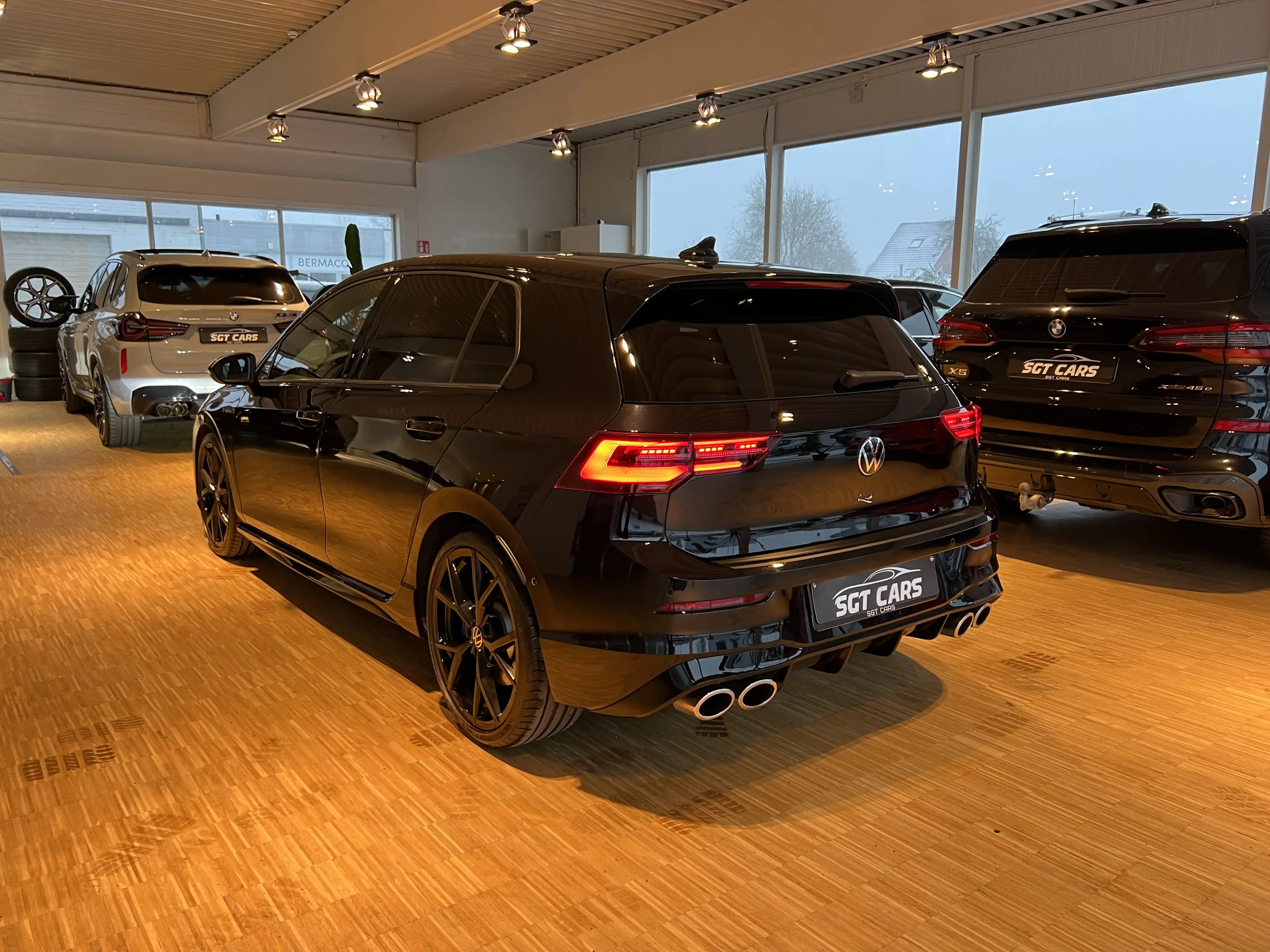 Volkswagen Golf R 2.0 TSI 4M H&K-Side-Lane-ACC-Matrix-Keyless-Camera — photo 3