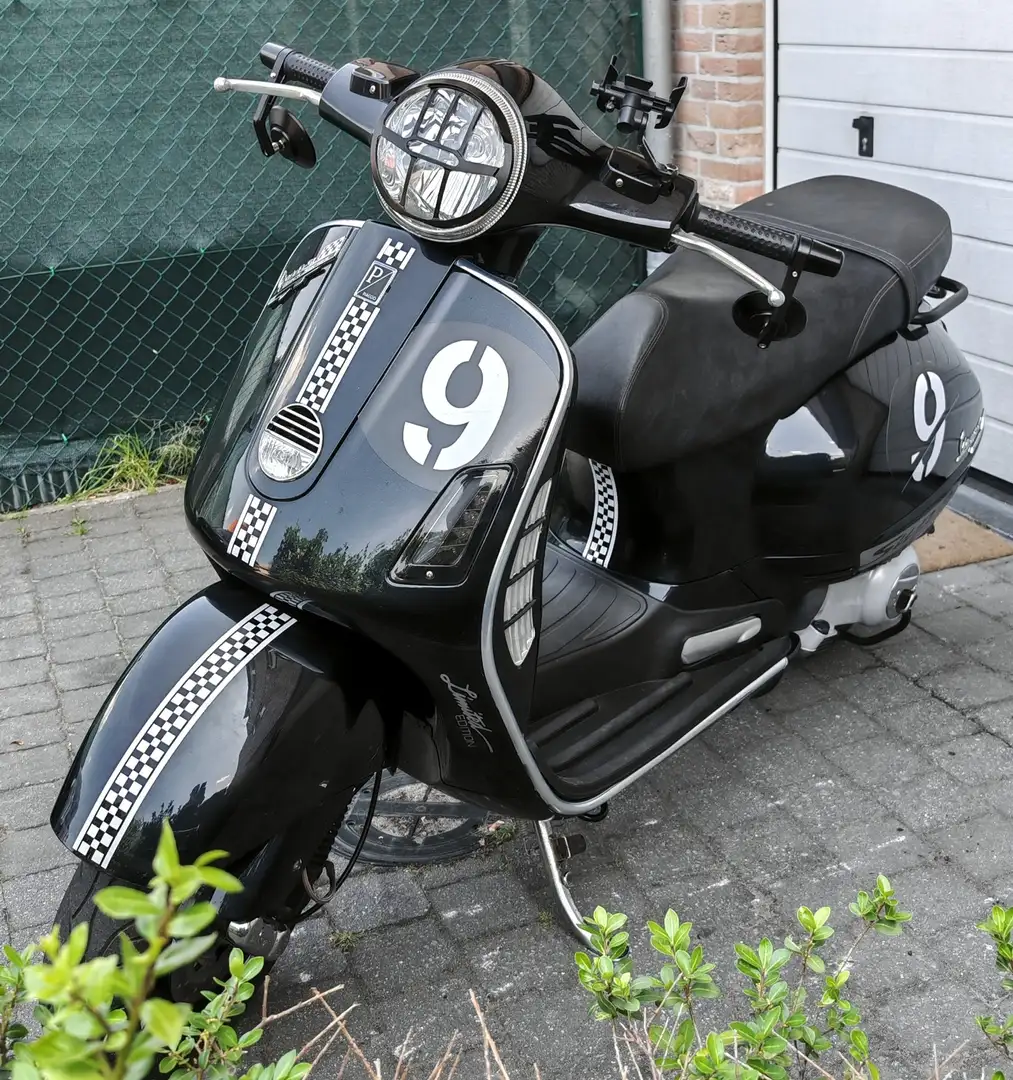 Vespa GT 200 black serie's Zwart - 1